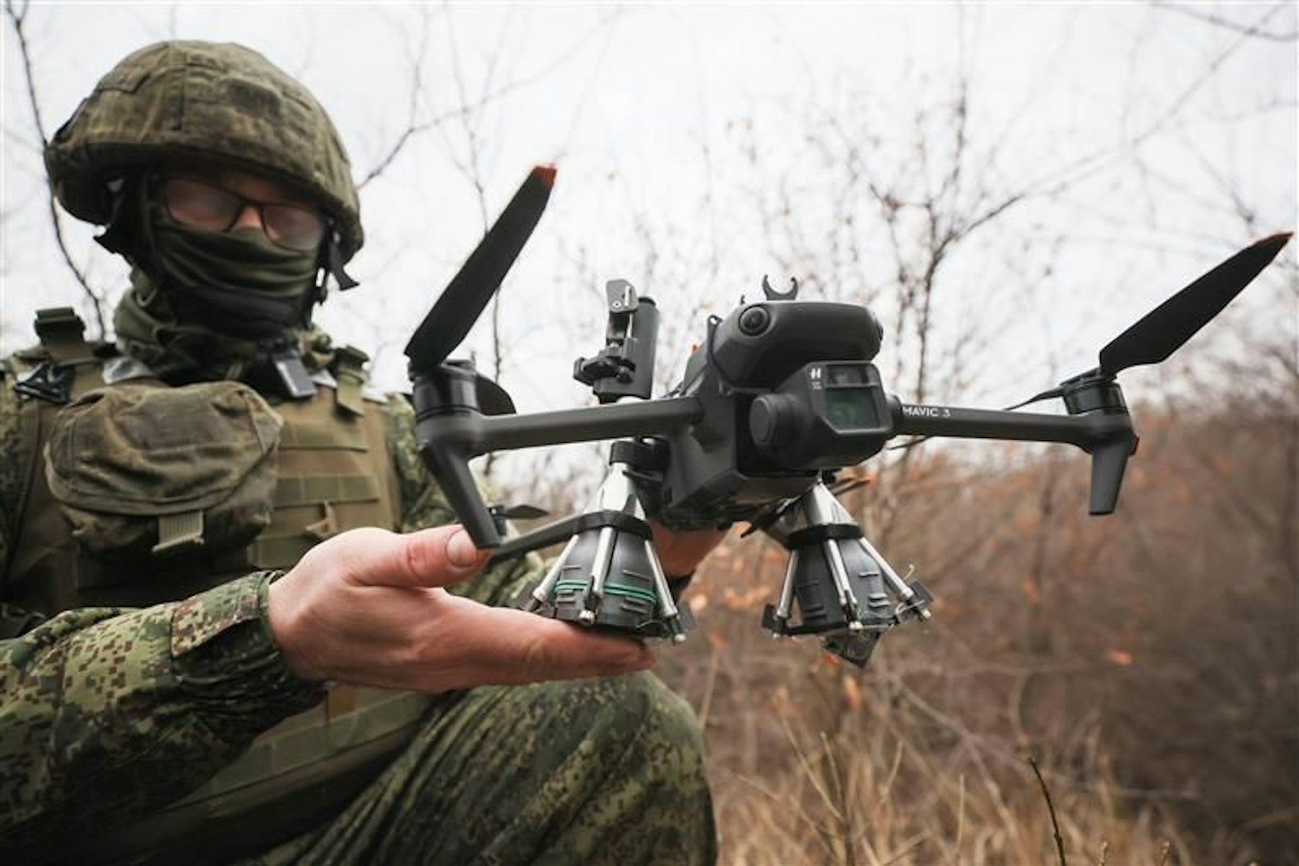 Ein russischer Soldat in Luhansk