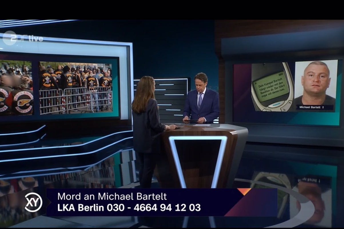 Der Fall wird bei Aktenzeichen XY von Moderator Rudi Cerne (r.) und Tanja Grünwald vom LKA Berlin präsentiert.