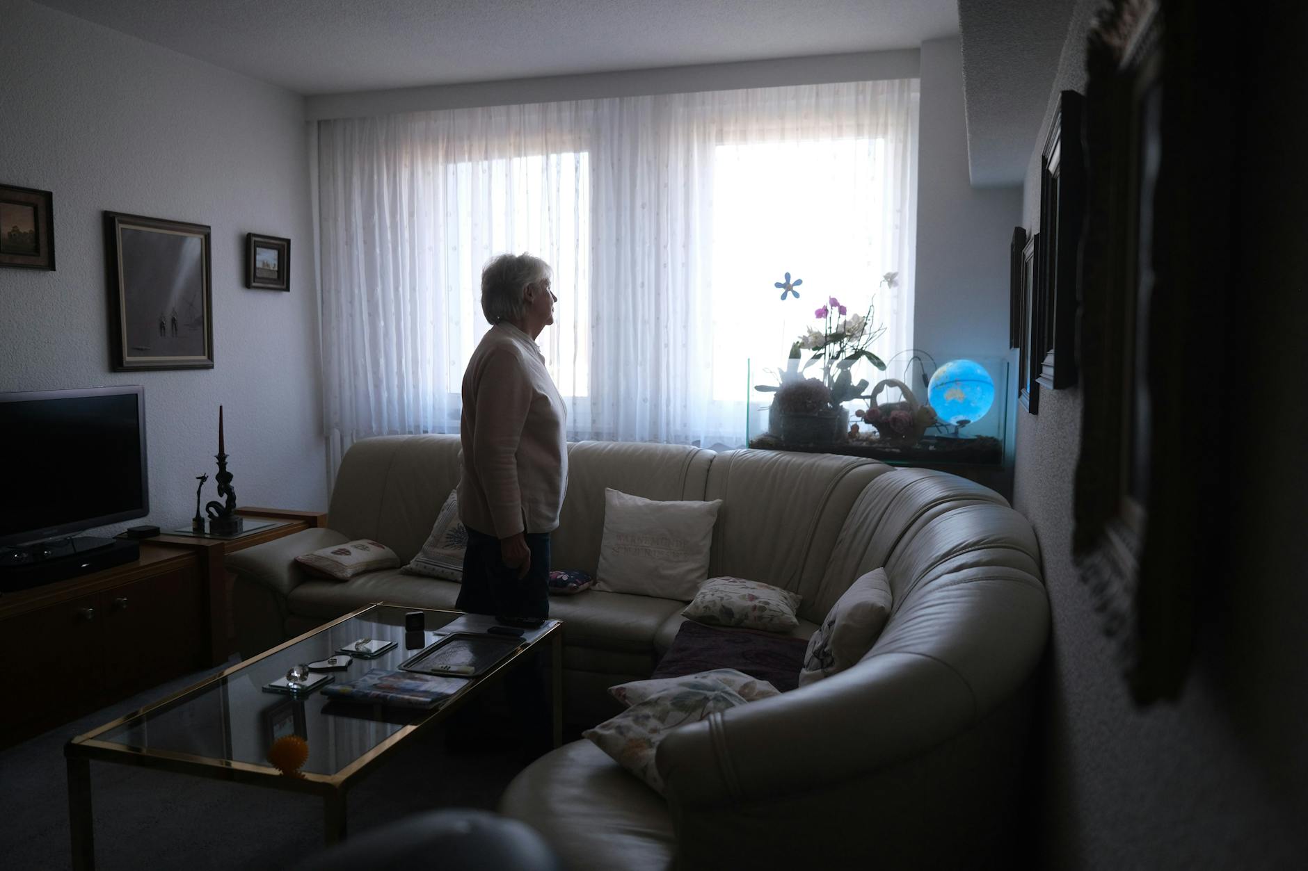 Sabine Lange wohnt seit 1977 in dem Haus: Sie fühlt sich von der Hausverwaltung im Stich gelassen.