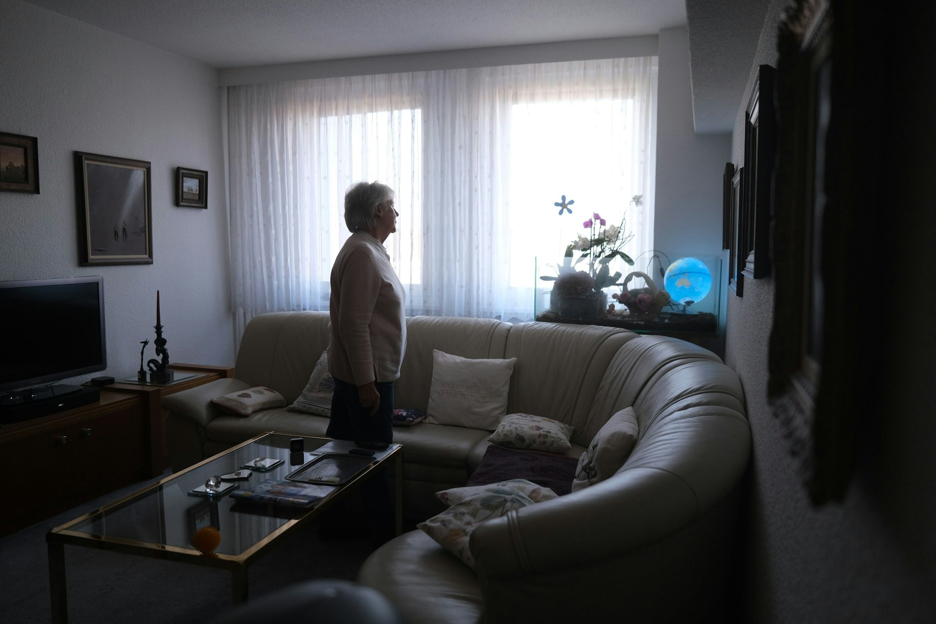 Sabine Lange wohnt seit 1977 in dem Haus: Sie fühlt sich von der Hausverwaltung im Stich gelassen.