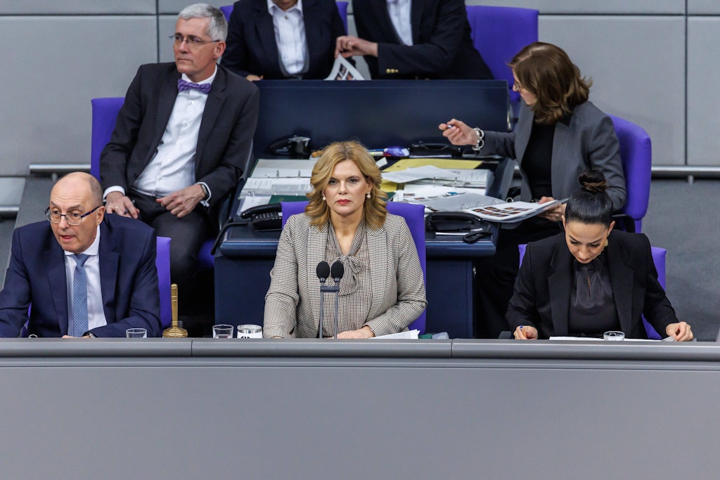 Wer darf ins Parlament? Was hinter gesperrten Hausausweisen von Bundestagsmitarbeitern steckt