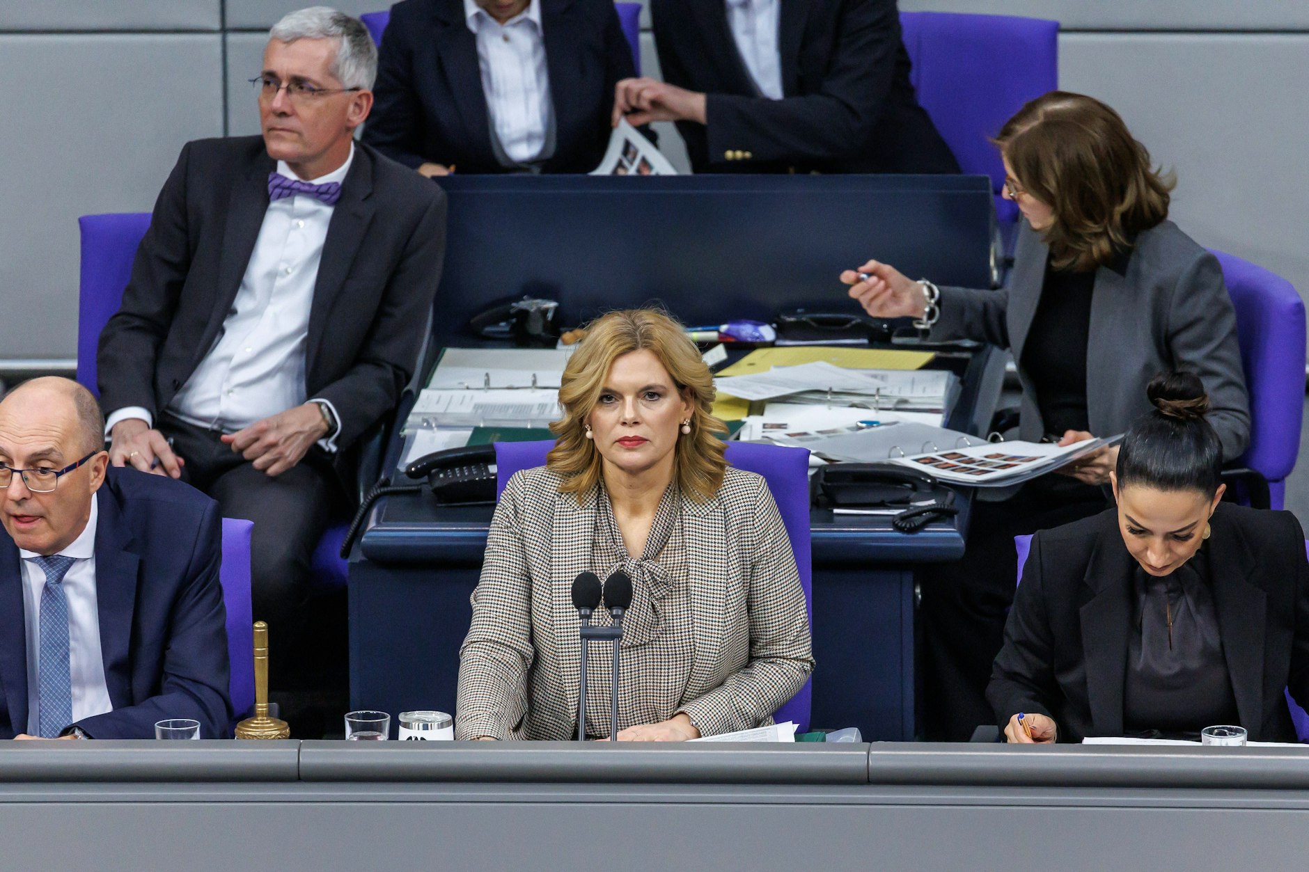 Bundestagspräsidentin Julia Klöckner bei einer Befragung der Bundesregierung im Deutschen Bundestag