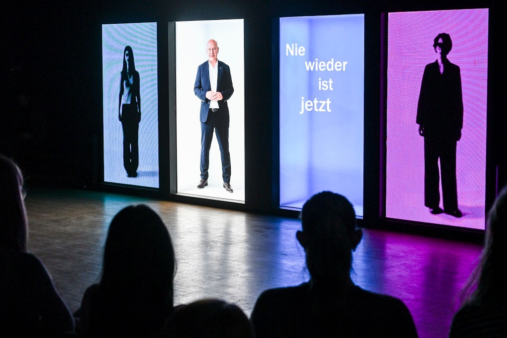 Kai Wegner, Bärbel Bas und Eko Fresh vs. TikTok: Wie Promis um die Aufmerksamkeit von Schülern kämp…