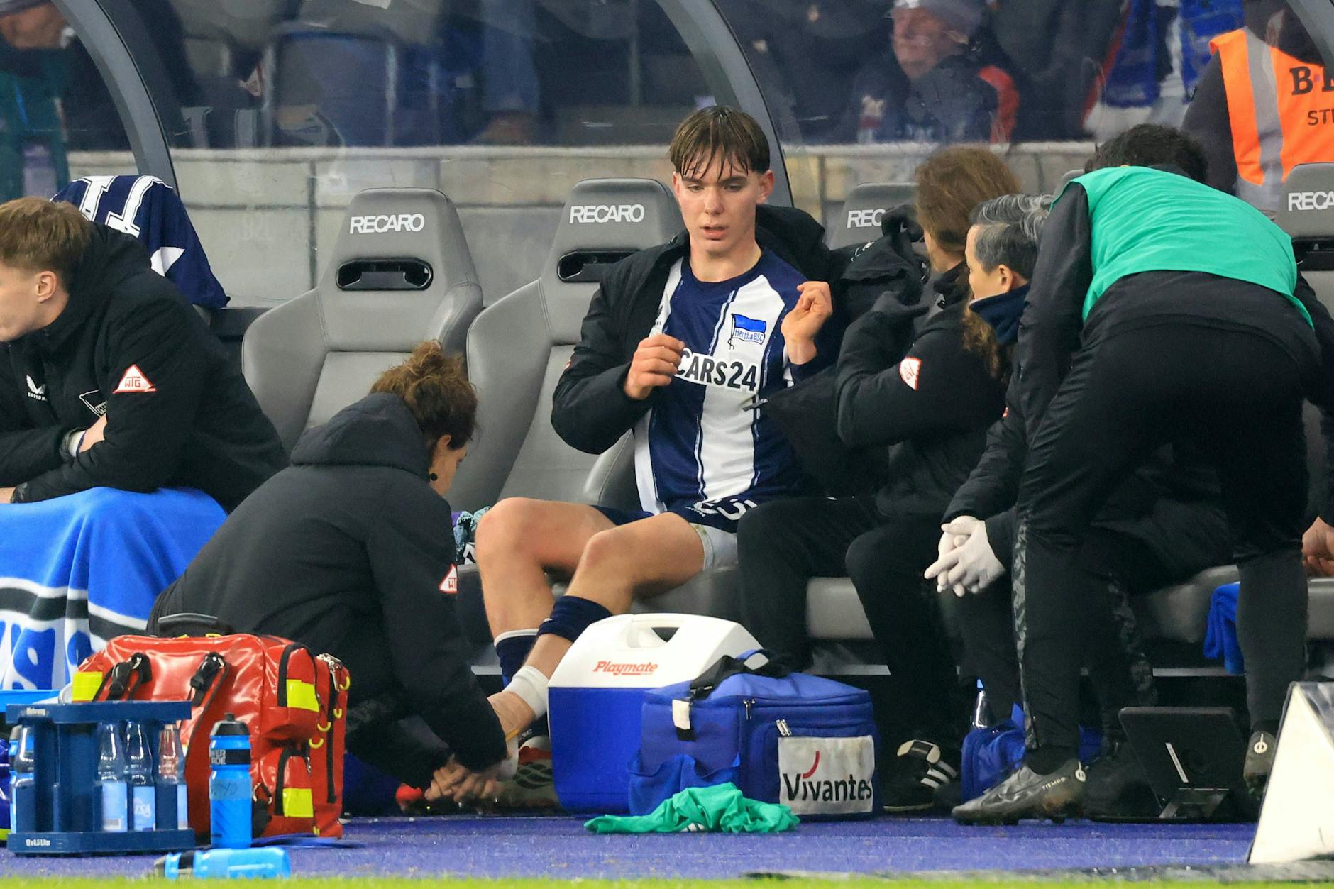 Kennet Eichhorn fällt bei Hertha BSC mehrere Wochen wegen eines kaputten Knöchels aus. Trainer Leitl sucht jetzt den geeigneten Ersatzmann.