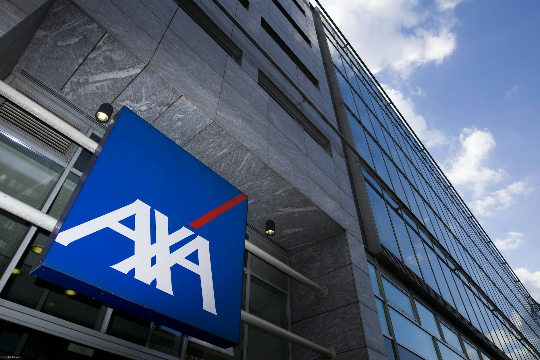 Aktivisten haben Axa ins Visier genommen.