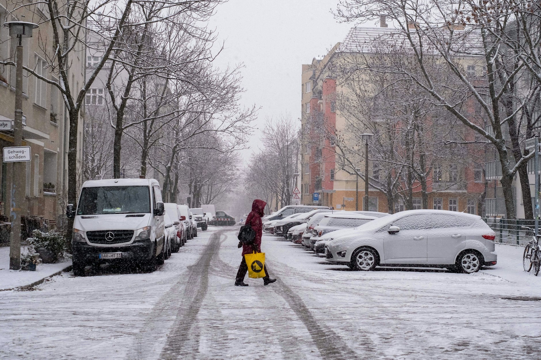 Am Montag könnte es auch in Berlin wieder Schnee geben. Laut Meteorologen lauert dann auch wieder Glätte-Gefahr!