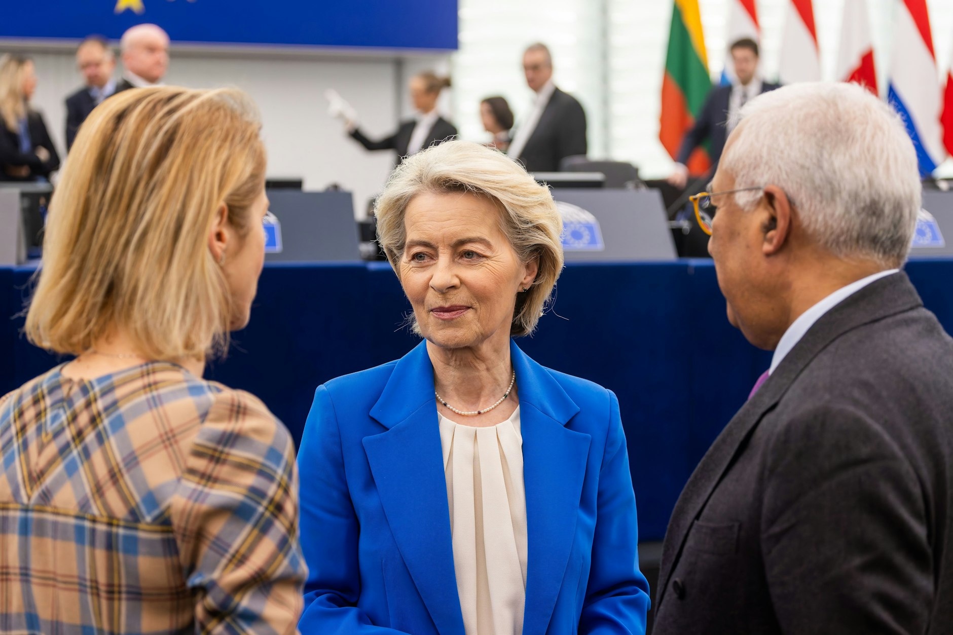 Straßburg: EU-Kommissionspräsidentin vor der Abstimmung im Europäischen Parlament