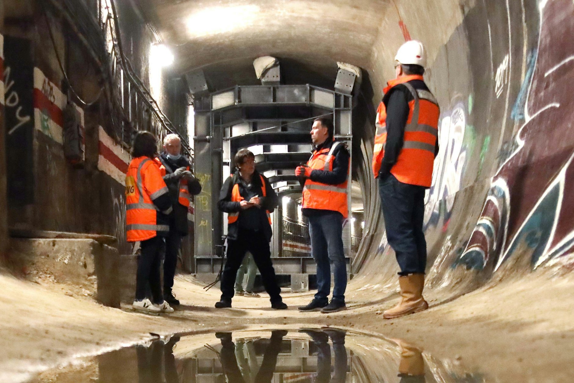 Die verrückte Flucht aus der DDR durch den Waisentunnel in Berlin