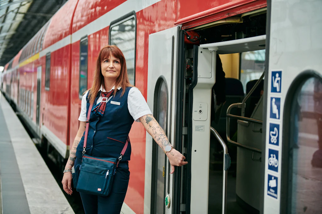 „Hören Sie bitte sofort auf“: Eine Berliner Zugbegleiterin von DB Regio zwischen Mitgefühl und Angst