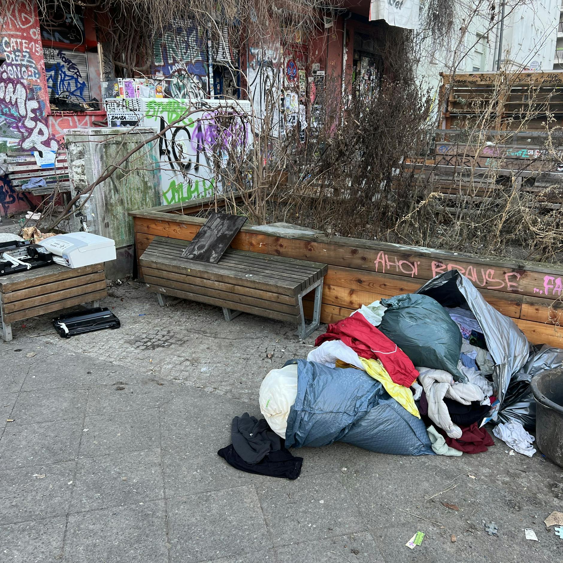 Image - Tauschbox verkommt zur wilden Müllhalde – Bezirk lässt es laufen