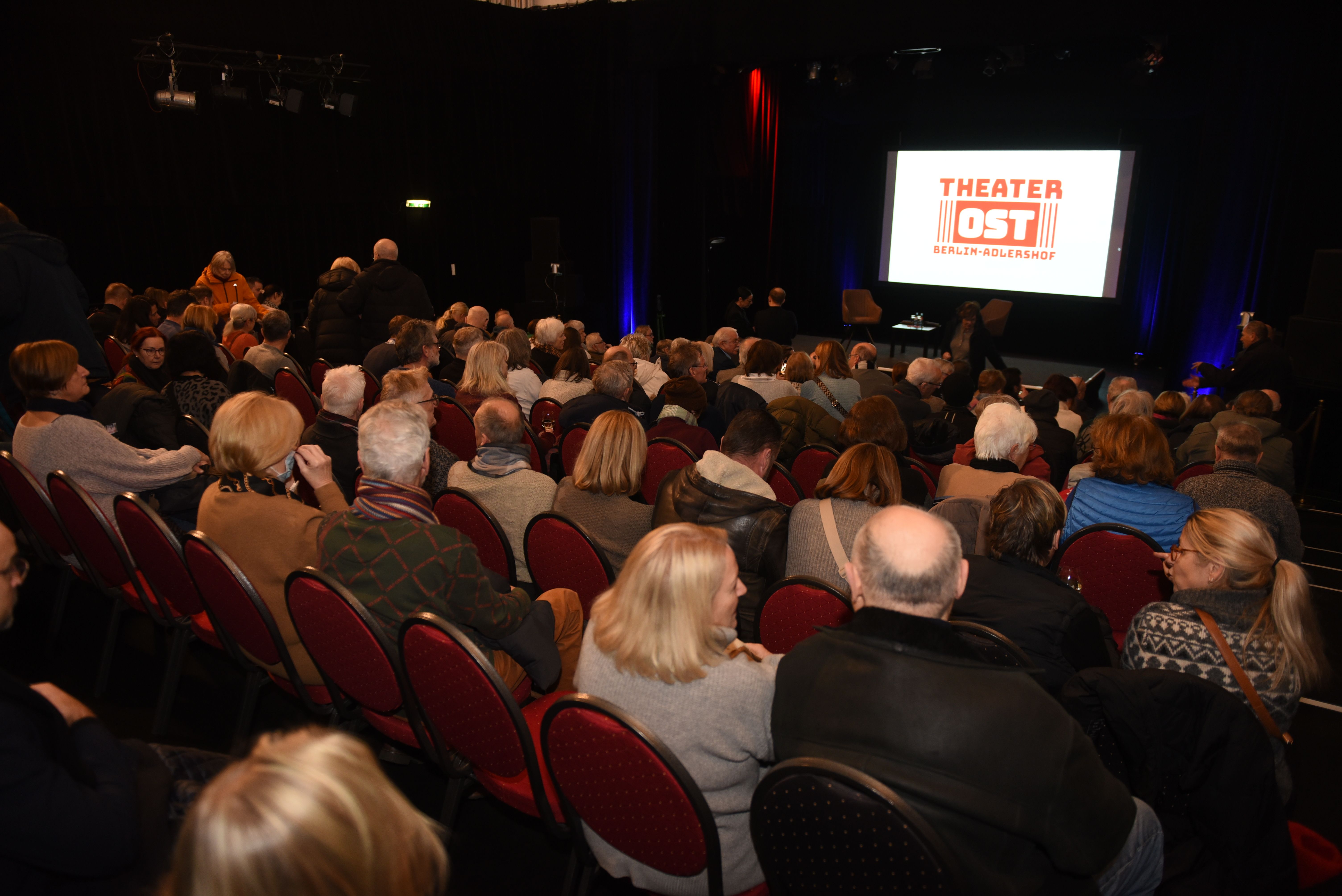 Image - Holger Friedrich und Mathias Döpfner diskutieren im historischen Theater Ost