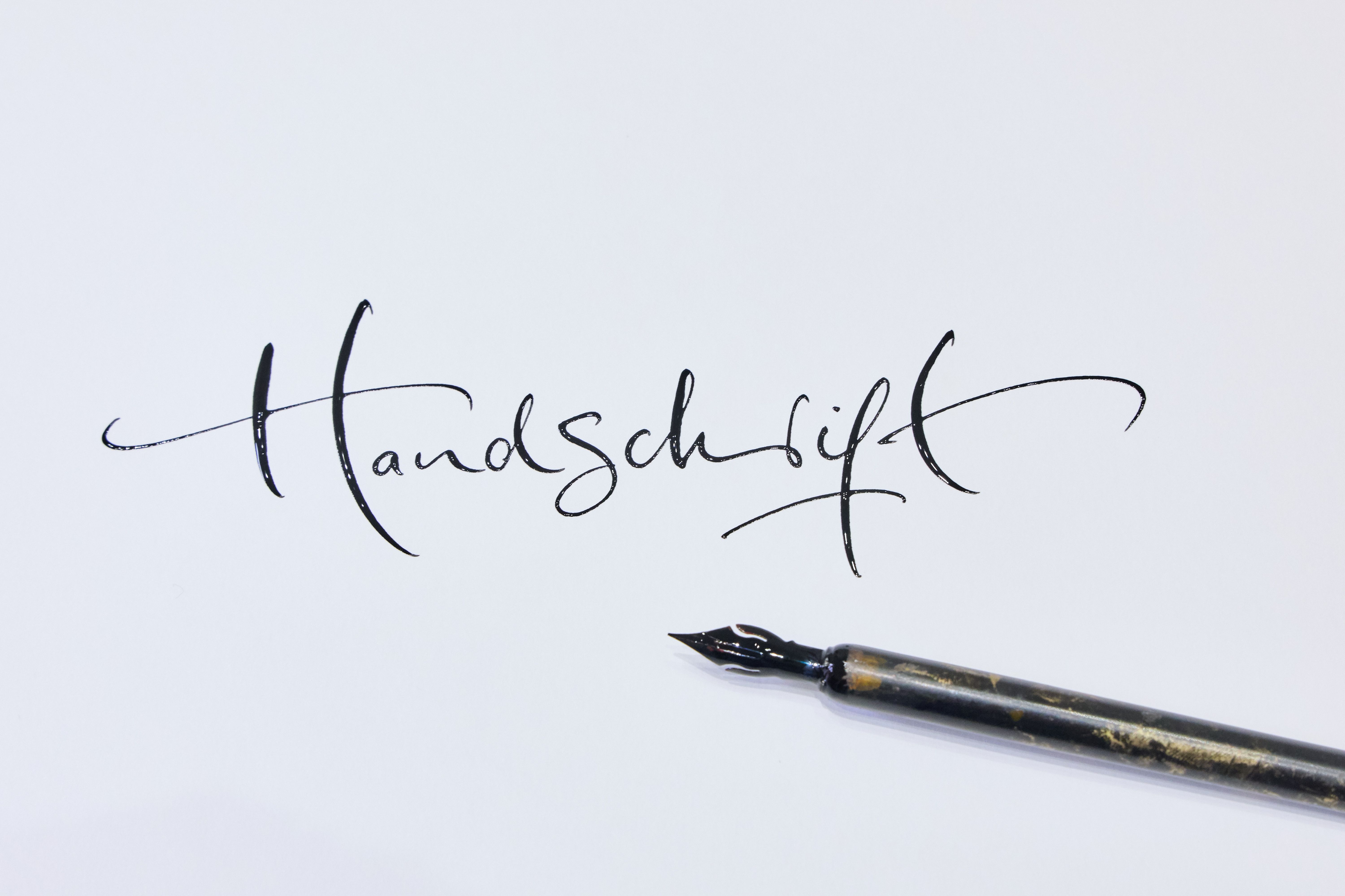 Lasst sie uns feiern, denn sie stirbt aus: Heute ist Tag der Handschrift