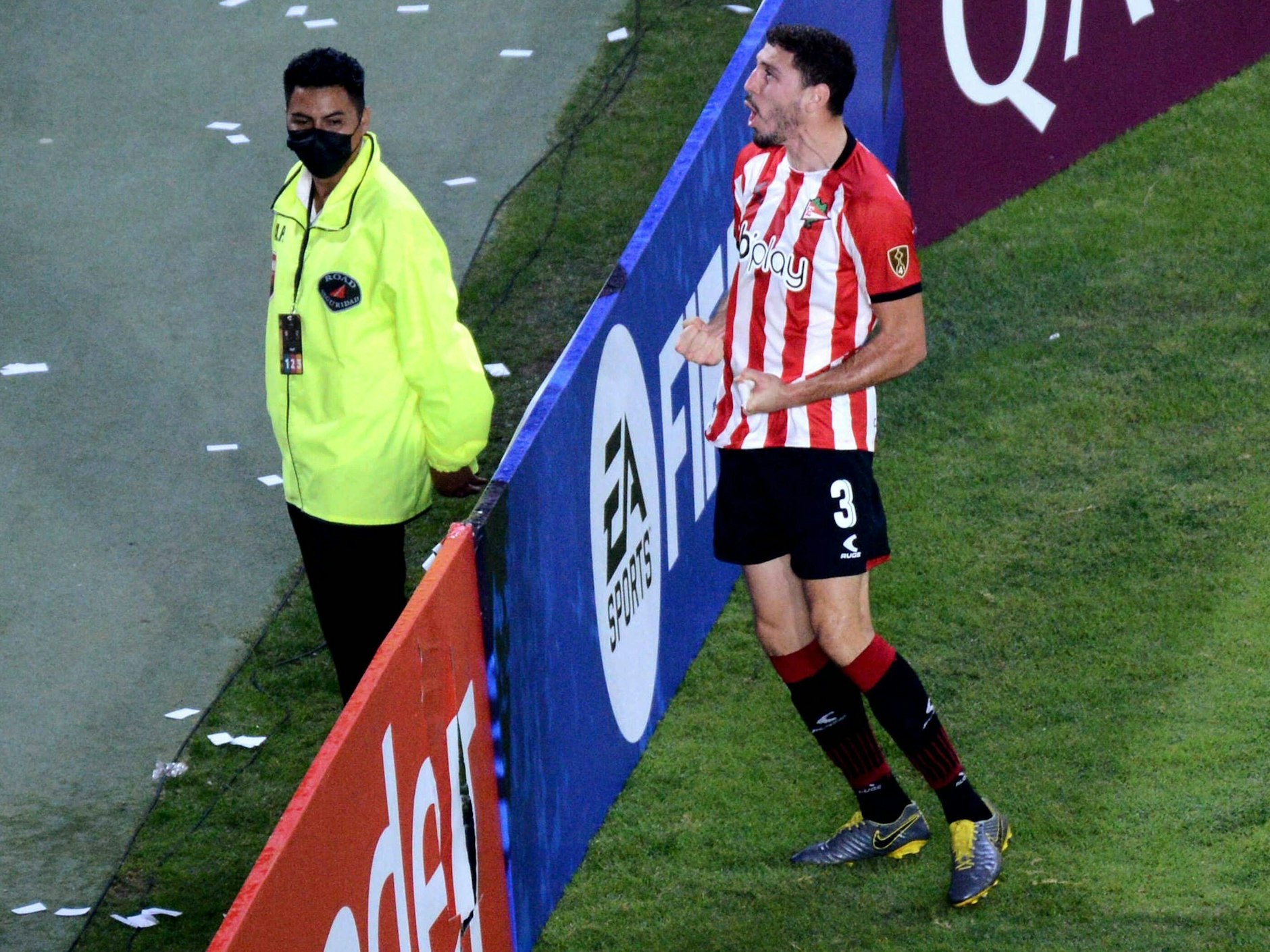 Für Estudiantes de La Plata aus Argentinien spielte Agustin Rogel in der Saison 2021/22.