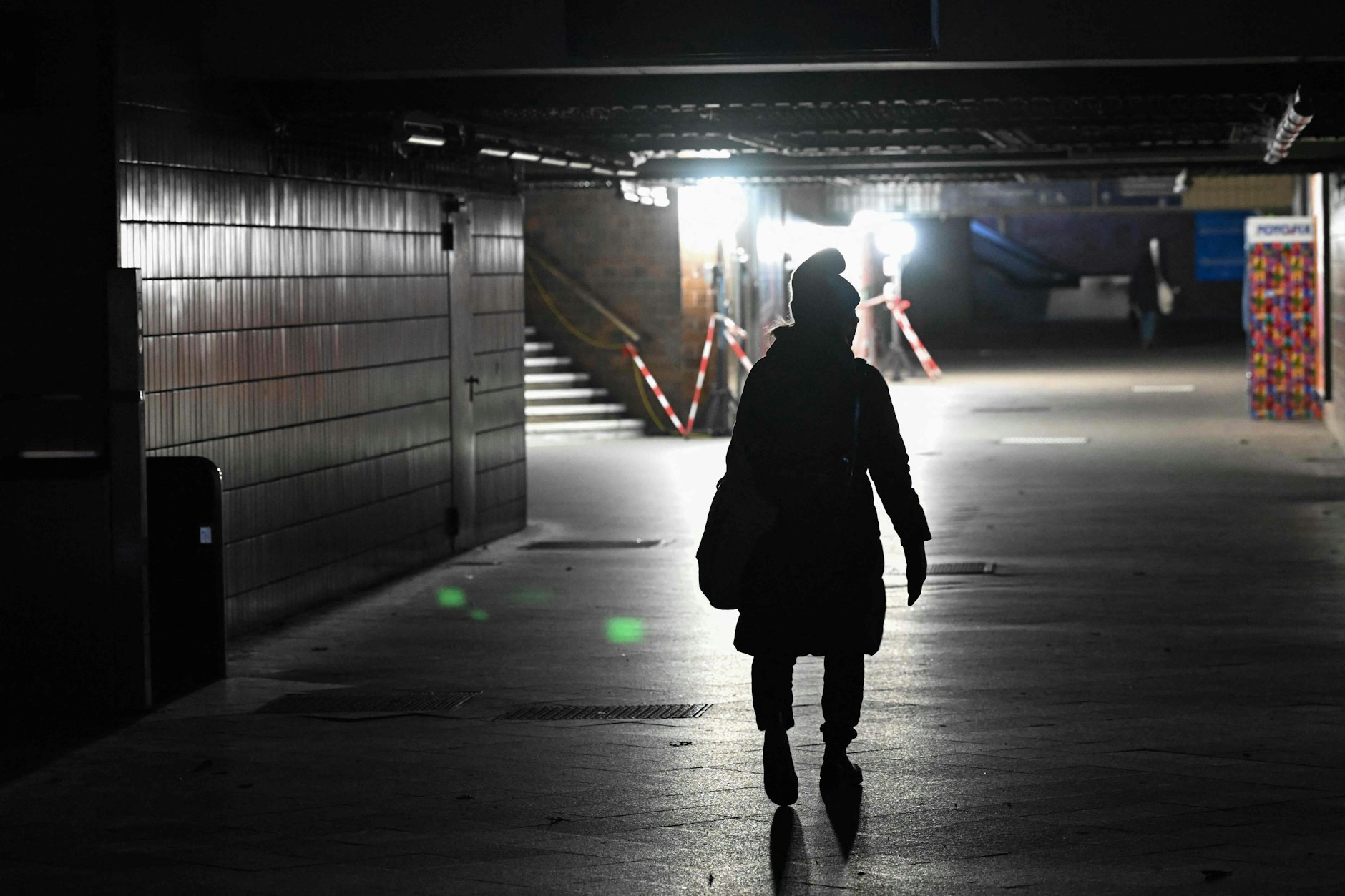 Mega-Blackout in Berlin. Zehntausende waren nach einem Anschlag auf das Energienetz ohne Strom. Jetzt soll es eine fette Belohnung für Hinweise auf die Täter geben.