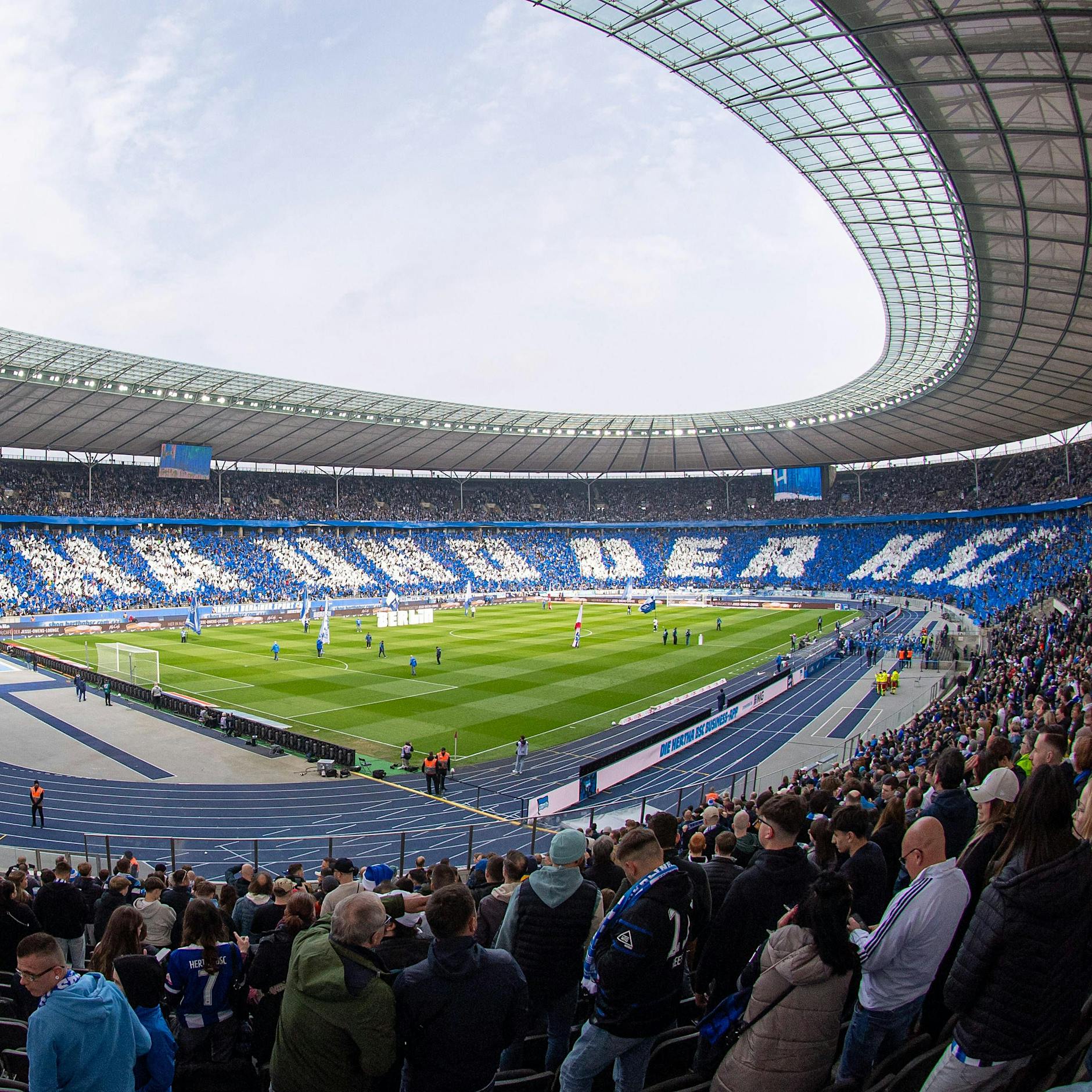 Hertha-Fans und Polizei, gegen den KSC fing der Zoff an