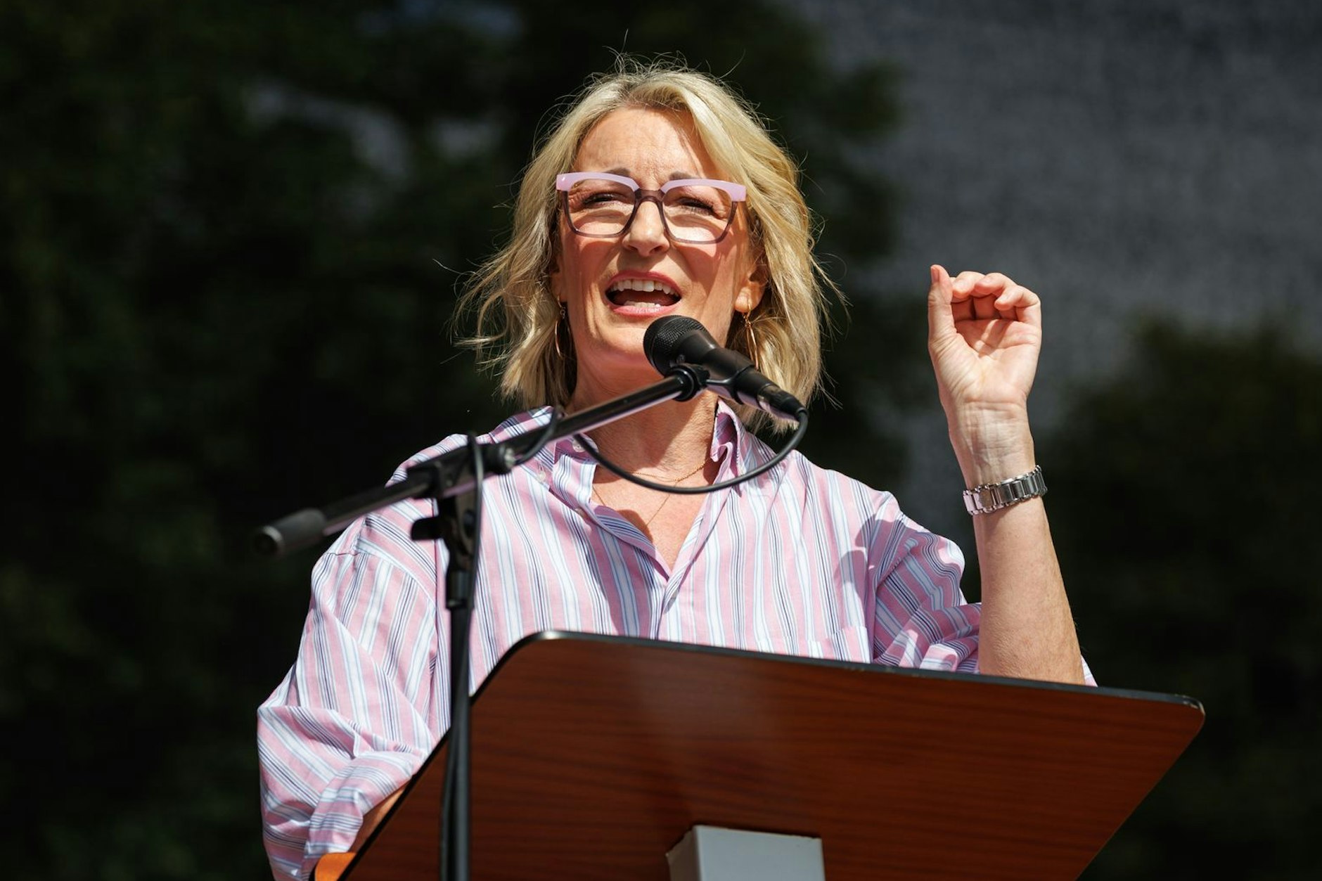 Monika Gruber, hier als Rednerin bei einer Demonstration gegen die Klima-Politik der Ampelregierung