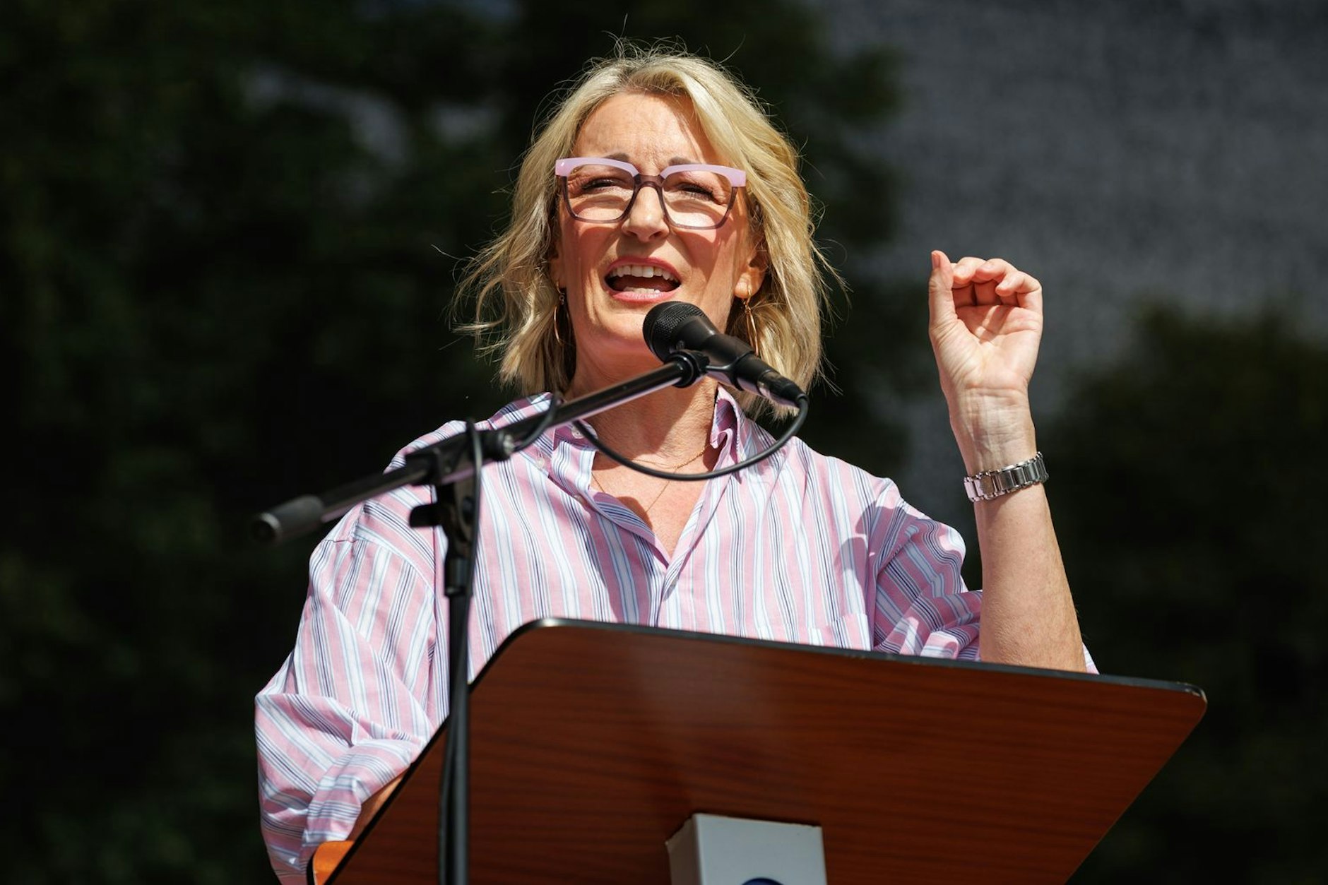 Monika Gruber: „Wir halten es nicht mehr aus, eine andere Meinung anzuhören“