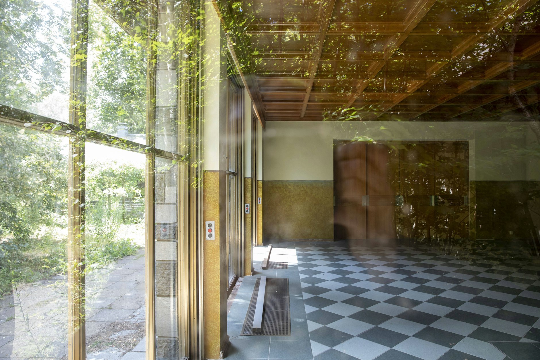 Goebbels ließ sich versenkbare Fenster wie bei Hitler auf dem Obersalzberg einbauen.