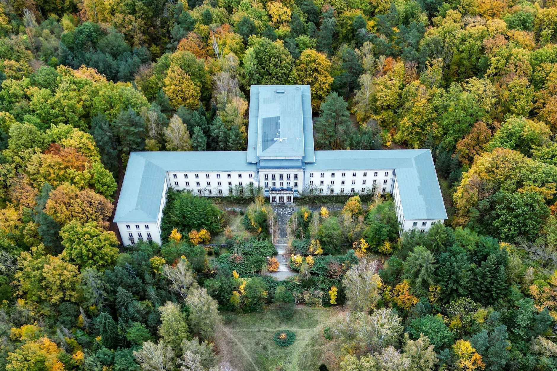 Das Areal ist seit Oktober 2025 für zwei Jahre für Führungen und Besichtigungen an die Gemeinde Wandlitz übergeben.