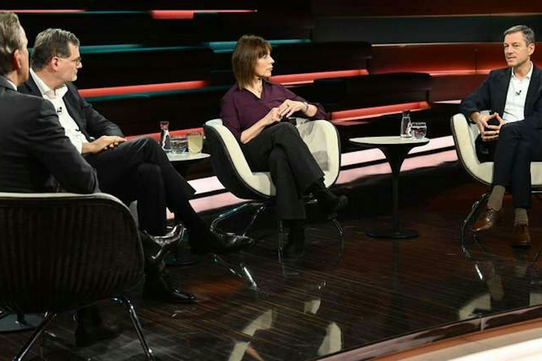 Der Journalist Holger Stark (r.) verriet bei „Markus Lanz“, dass der BND einst Barack Obama in der Air Force One abgehört hat.
