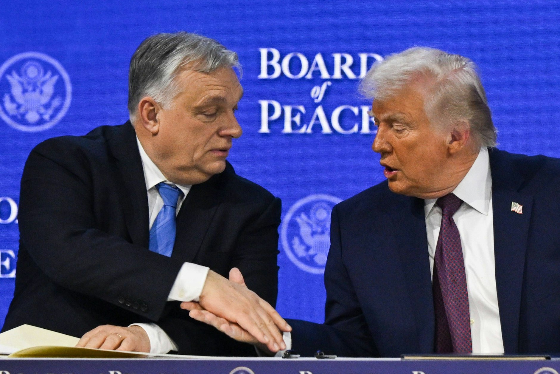 Viktor Orban am Donnerstag mit Donald Trump in Davos