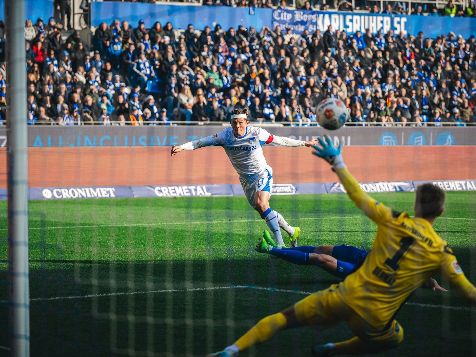 Fabian Reese trifft für Hertha BSC  zum 1:1 in der 20. Minute 