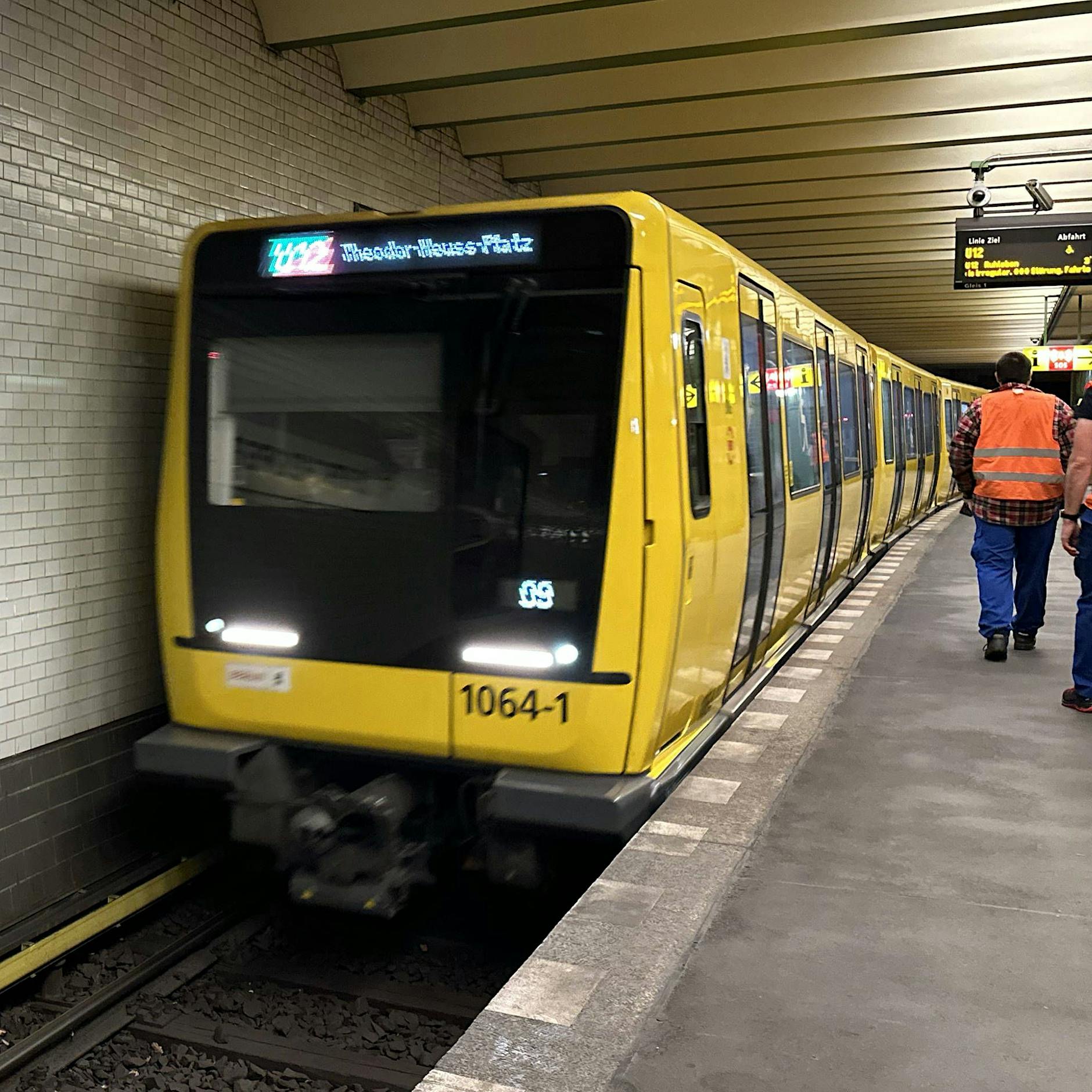 17-Jähriger stirbt nach Stromschlag in U-Bahnhof in Berlin
