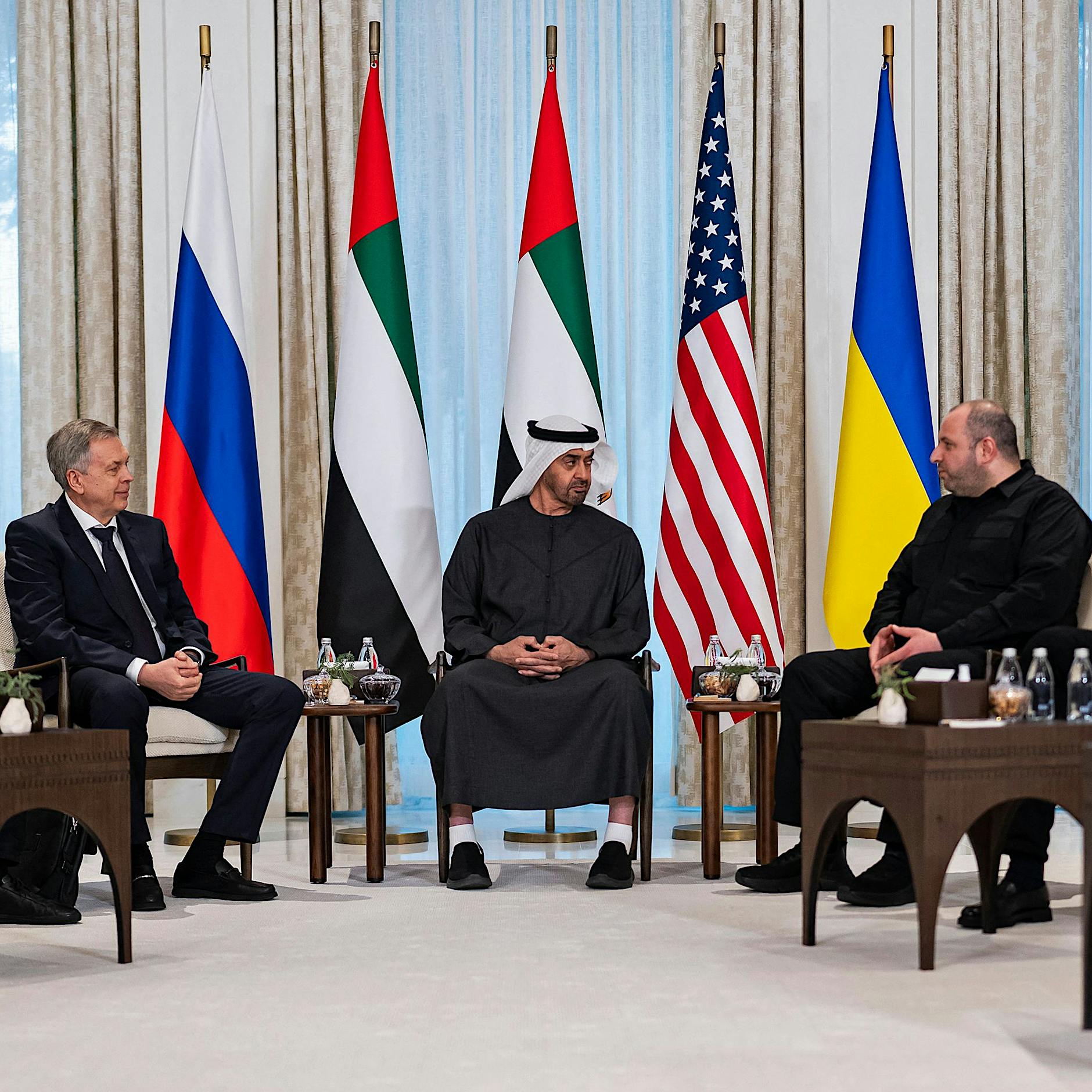 Genfer Ukraine-Gespräche: Territorien und Energie-Waffenruhe im Fokus