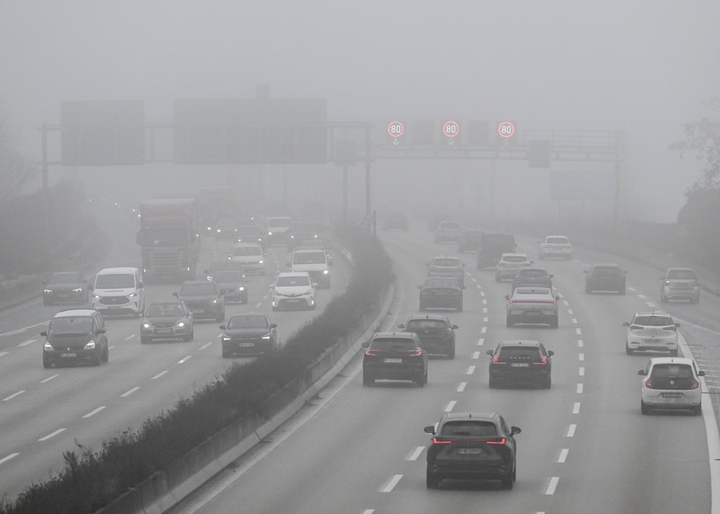 Regen-trifft-auf-Bodenfrost-jetzt-warnen-Meterologen-vor-Glatteis-Gefahr