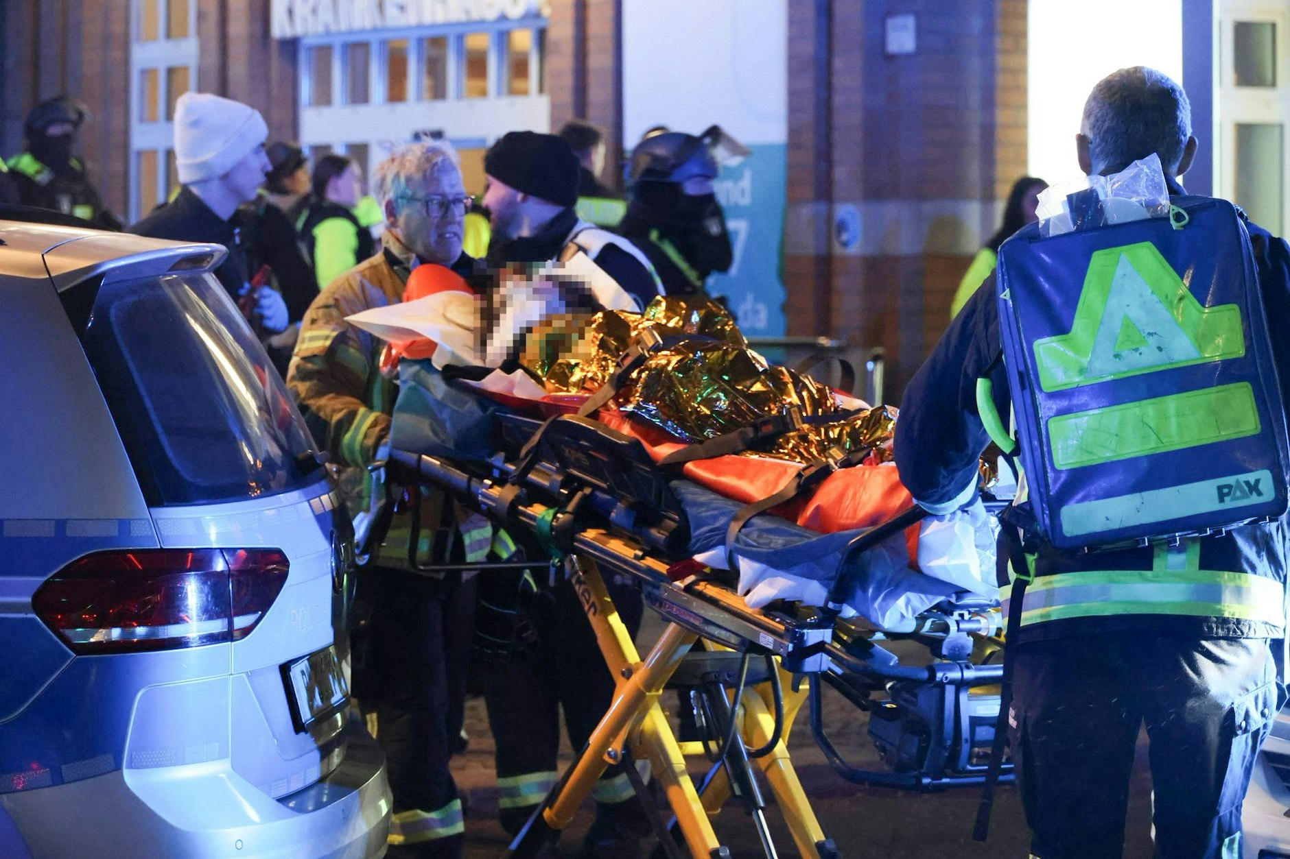 Bei einer Gewalttat in der Wichmannstraße in Berlin hat es mehrere Verletzte gegeben.