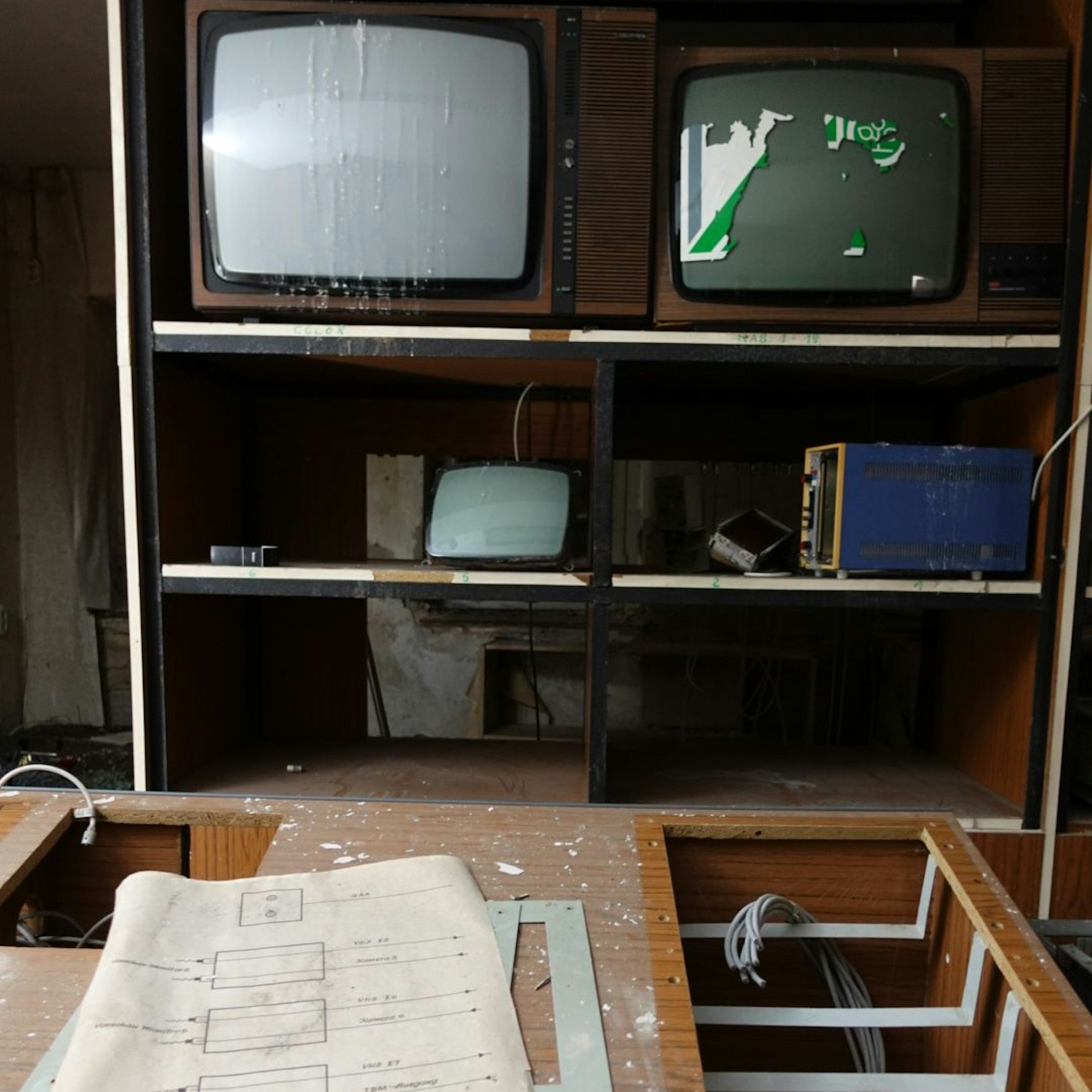 In diesem Raum hinter den Dometscherkabinen saß die Regie für die Aufführungen im großen Saal.