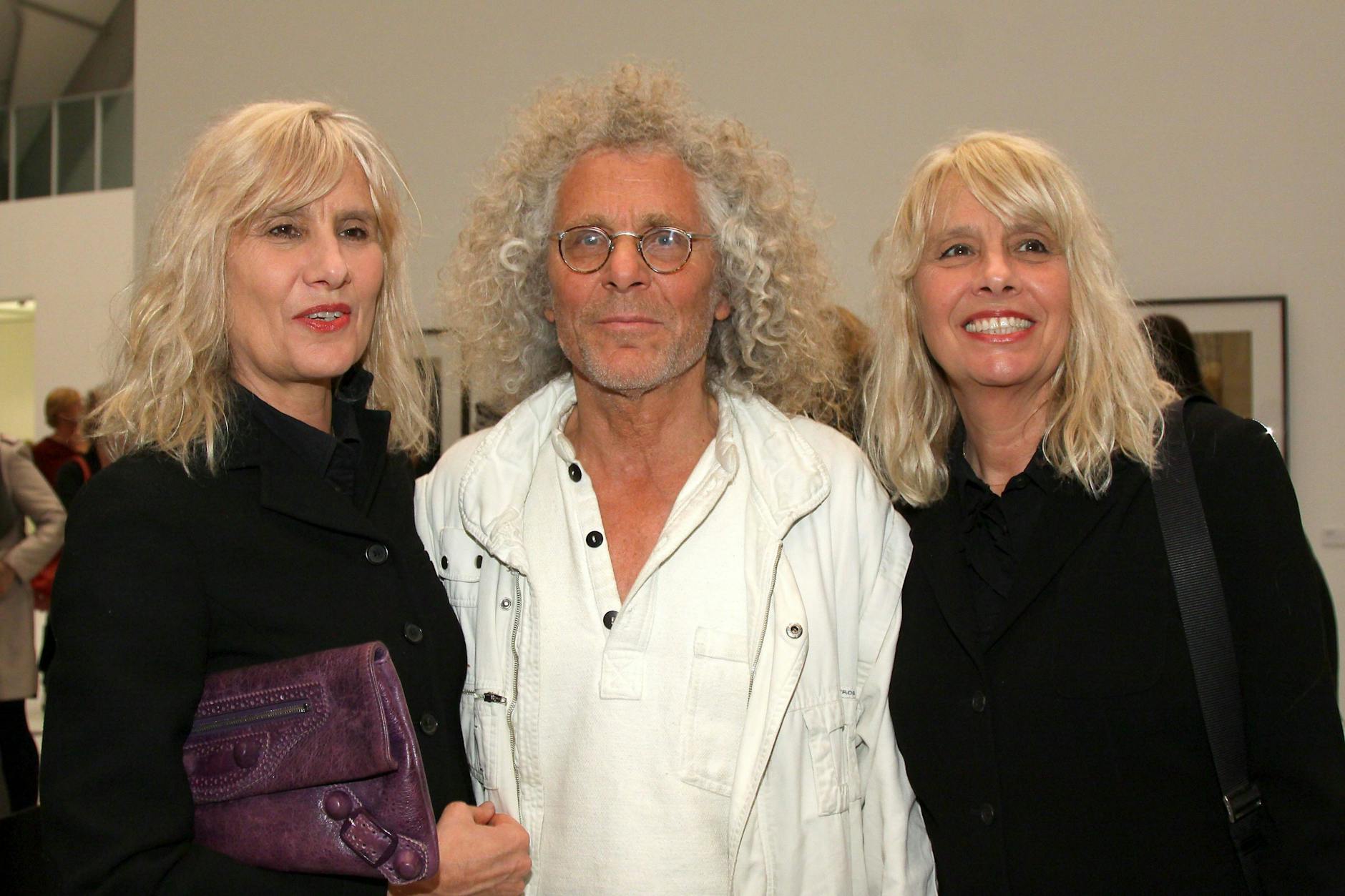 Rainer Langhans mit zwei seiner drei Frauen Gisela Getty und Jutta Winkelmann.