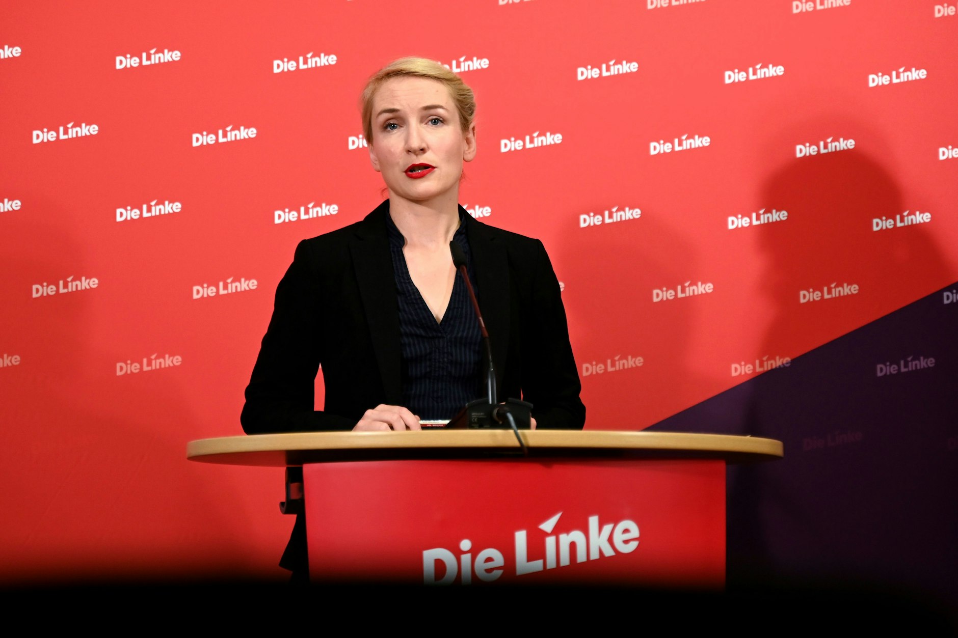 Ines Schwerdtner, Parteivorsitzende der Partei Die Linke, freut sich über den Mitgliederzuwachs.