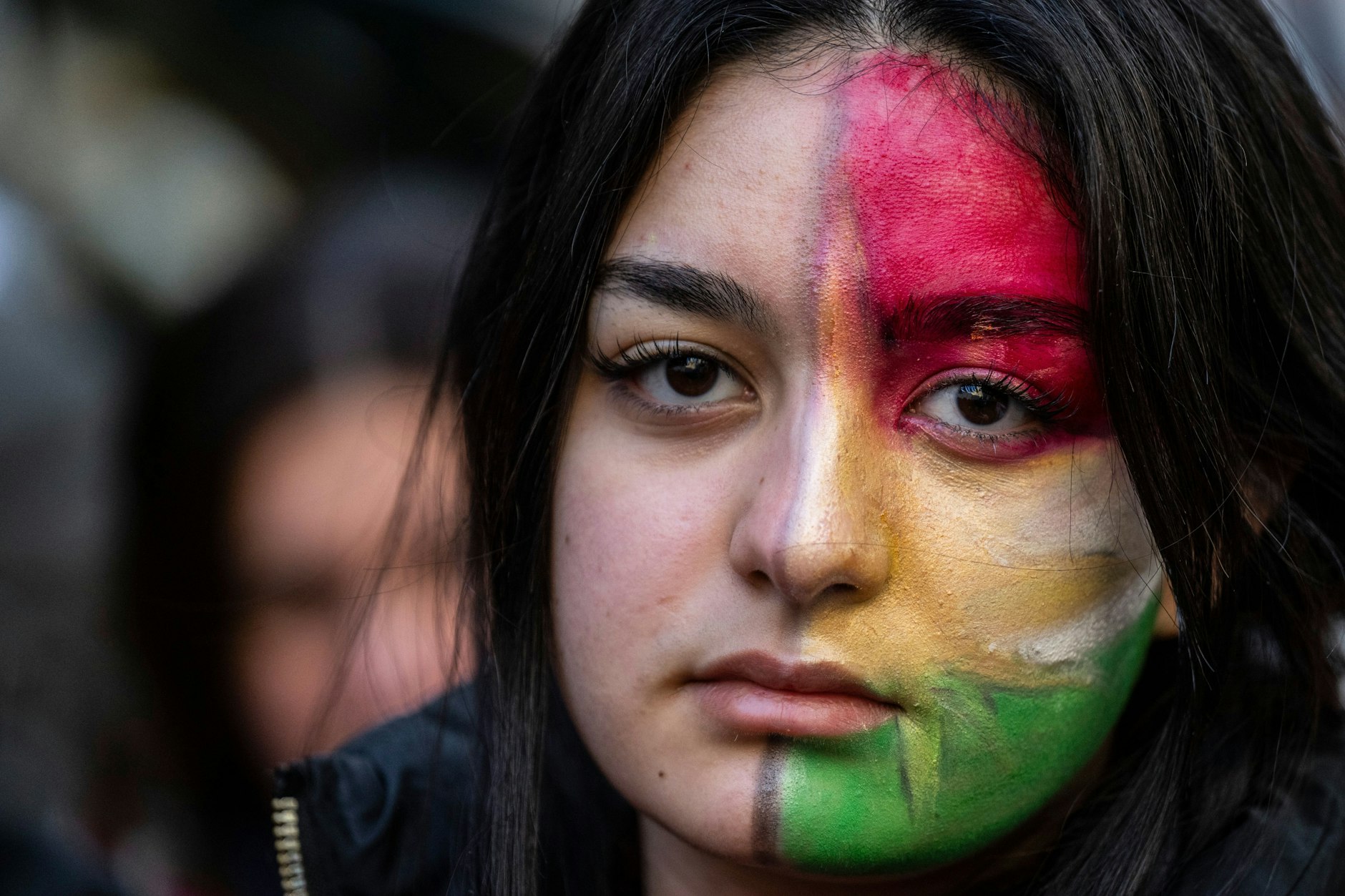 Bis zu zehntausend Menschen beteiligten sich am Samstag an einer prokurdischen Demonstration in der Frankfurter Innenstadt.