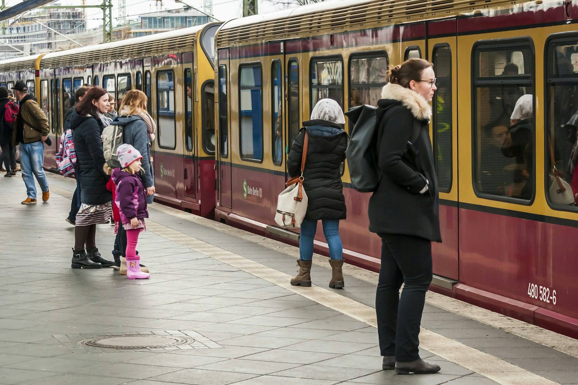 In den Winterferien muss die Deutsche Bahn notwendige Arbeiten im S-Bahn-Netz vornehmen. Unter anderem die Haltestelle Treptower Park wird betroffen sein.