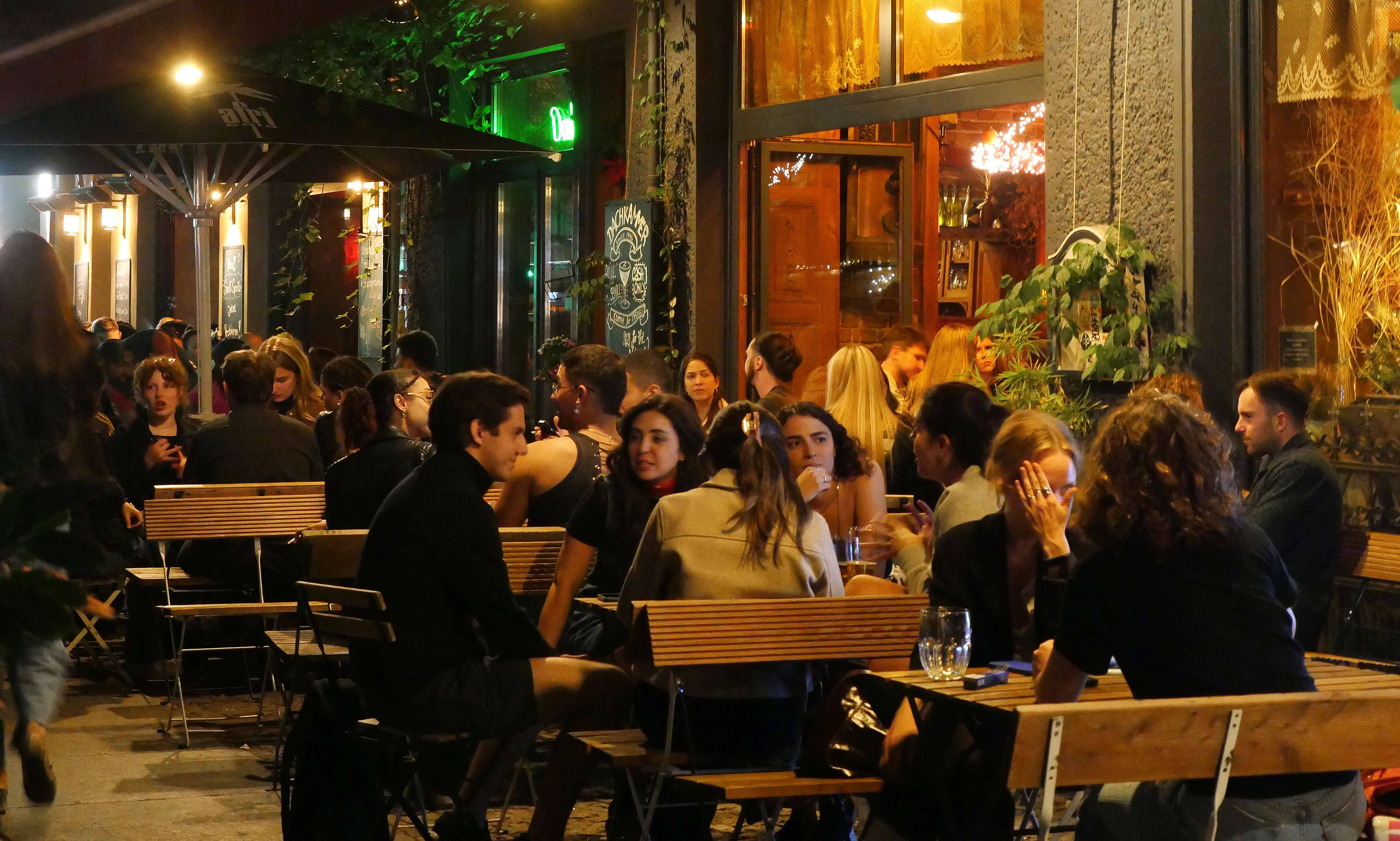 Berliner Gastronomie soll draußen länger öffnen dürfen: „Für uns eine Verschlechterung“