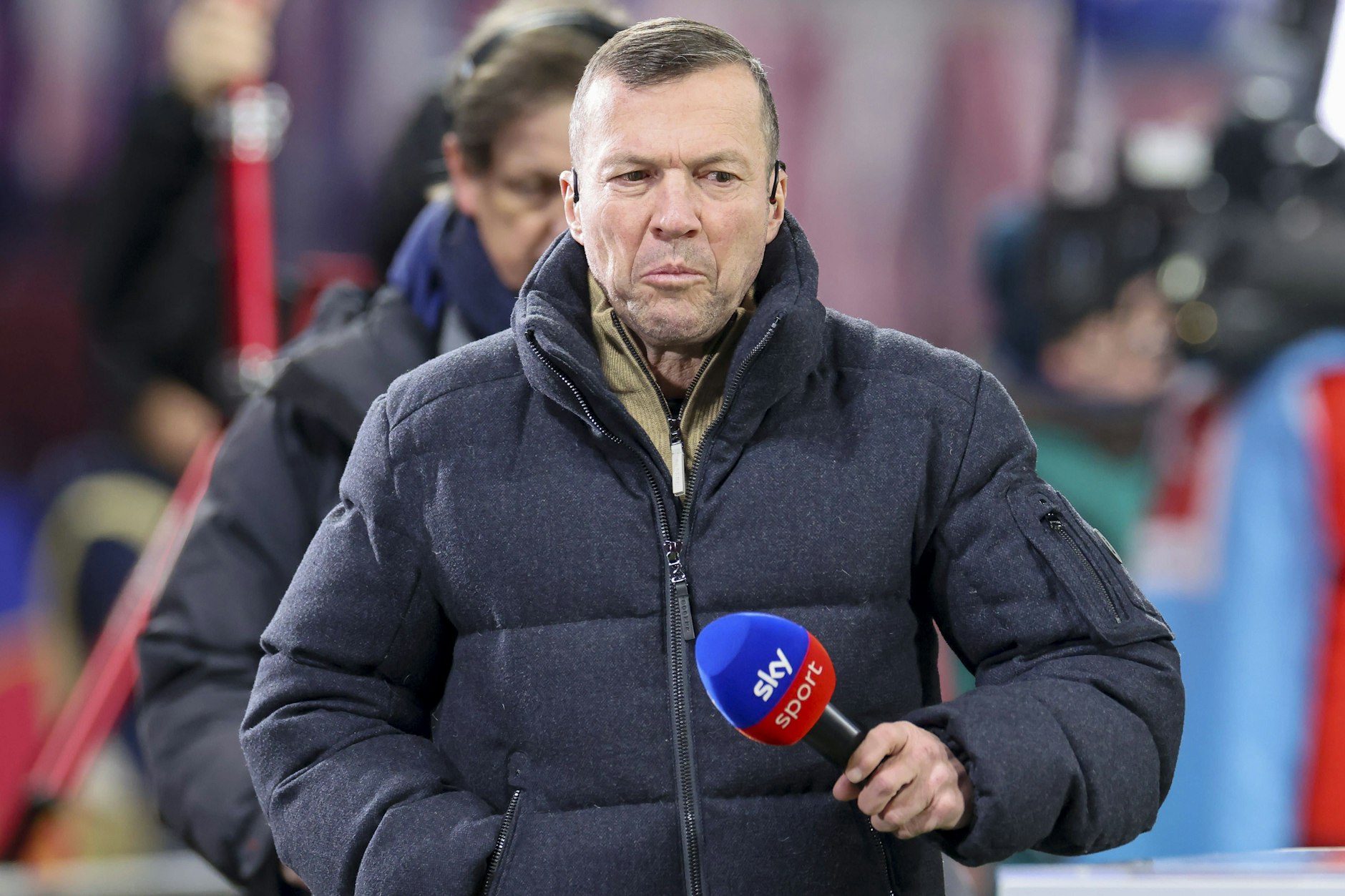 Der Sky-Experte Lothar Matthäus fehlte nach einem Skiunfall beim Topspiel des 1. FC Union Berlin gegen Borussia Dortmund.