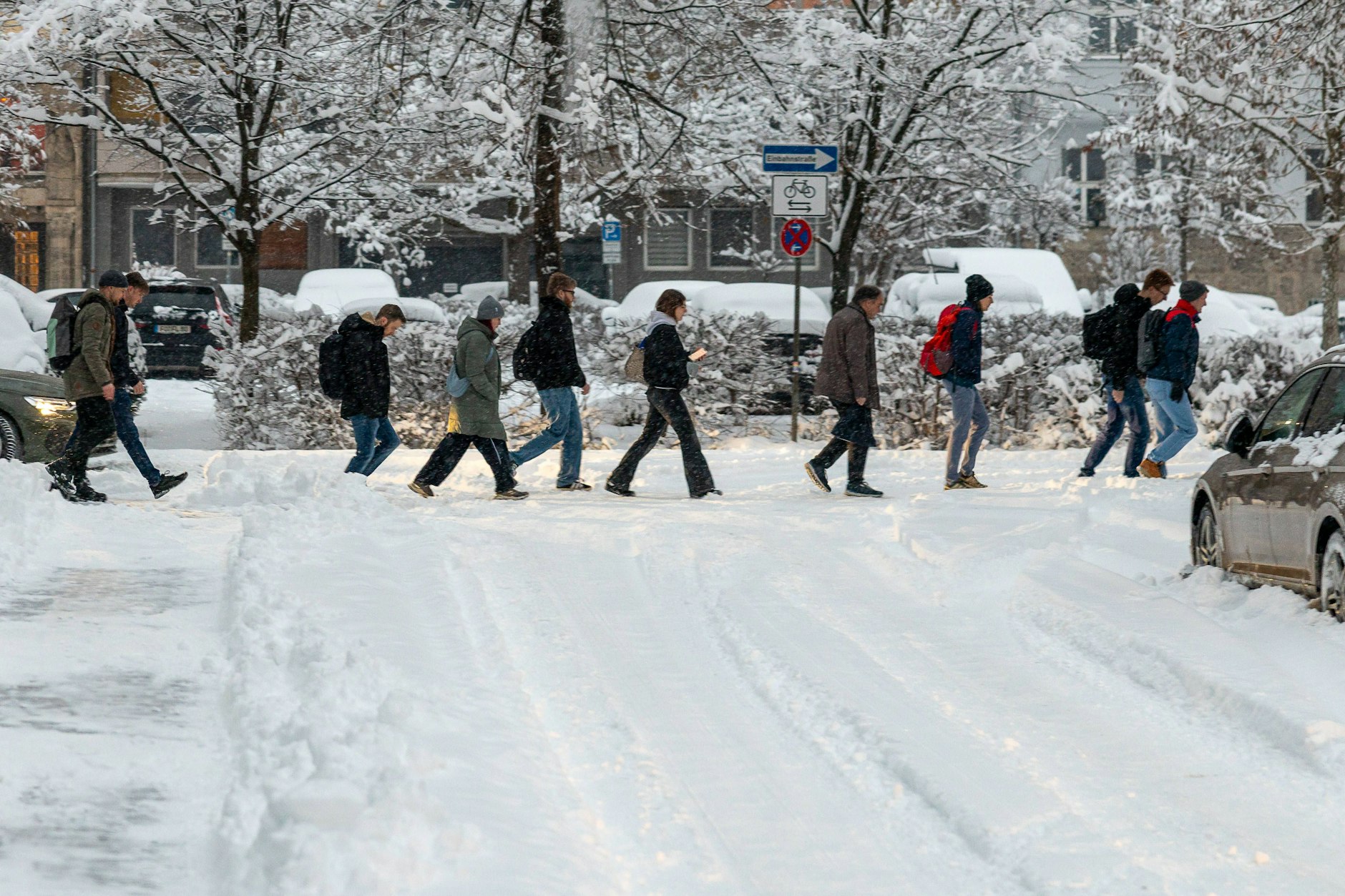 Der Winter hat Deutschland fest im Griff. So viel Kälte und Schnee gab es lange nicht. Und es bleibt winterlich kalt.