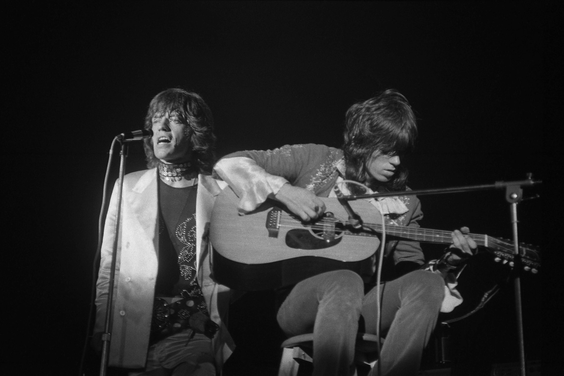 Mick Jagger und Keith Richards von den Rolling Stones bei einem Auftritt in den 70ern.