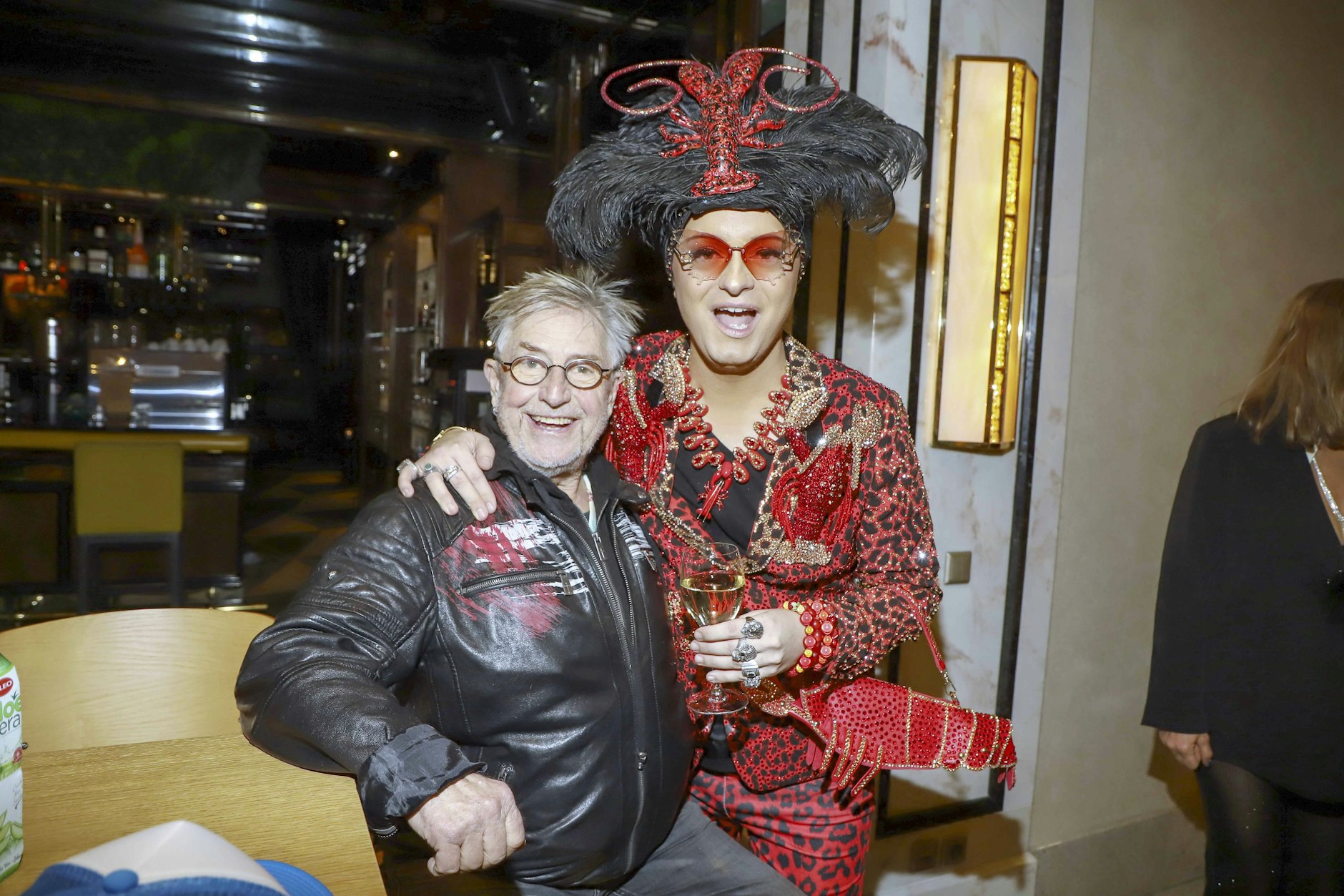 Martin Semmelrogge mit Julian F. M. Stoeckel bei dessen Dschungel-Party