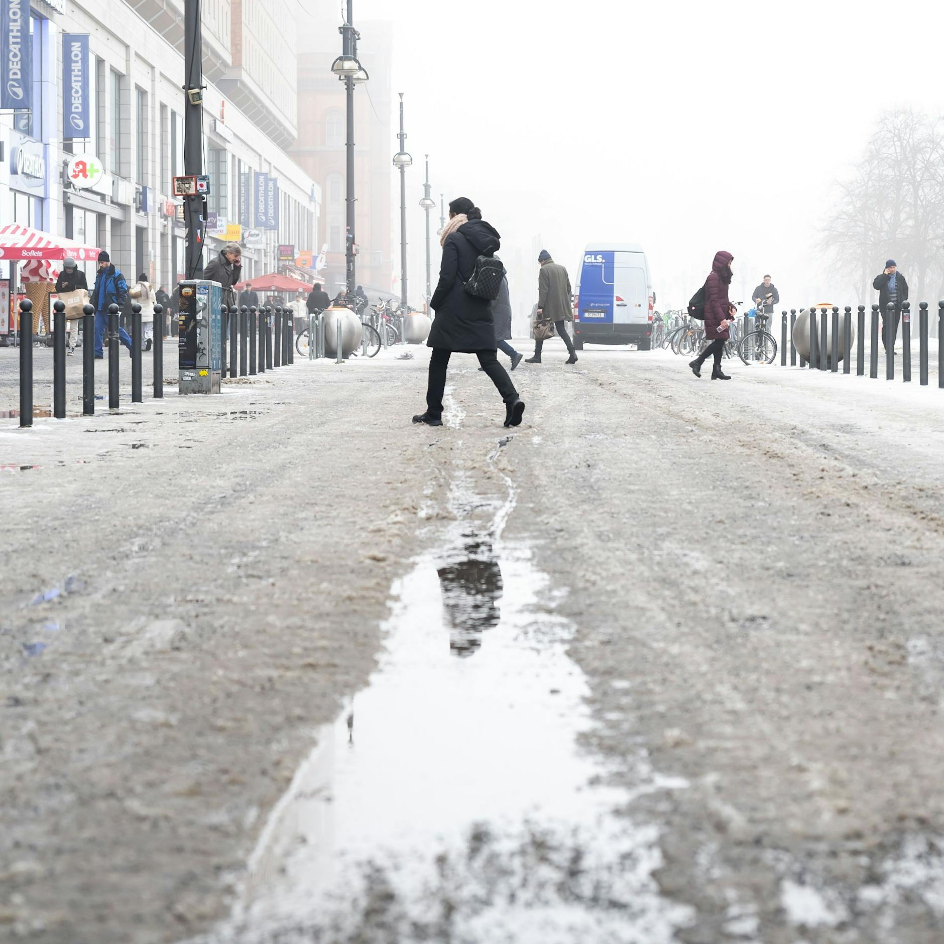 Image - Wetter Berlin aktuell: Glättegefahr sorgt für Störung bei U-Bahn, S-Bahn, Tram und Bus