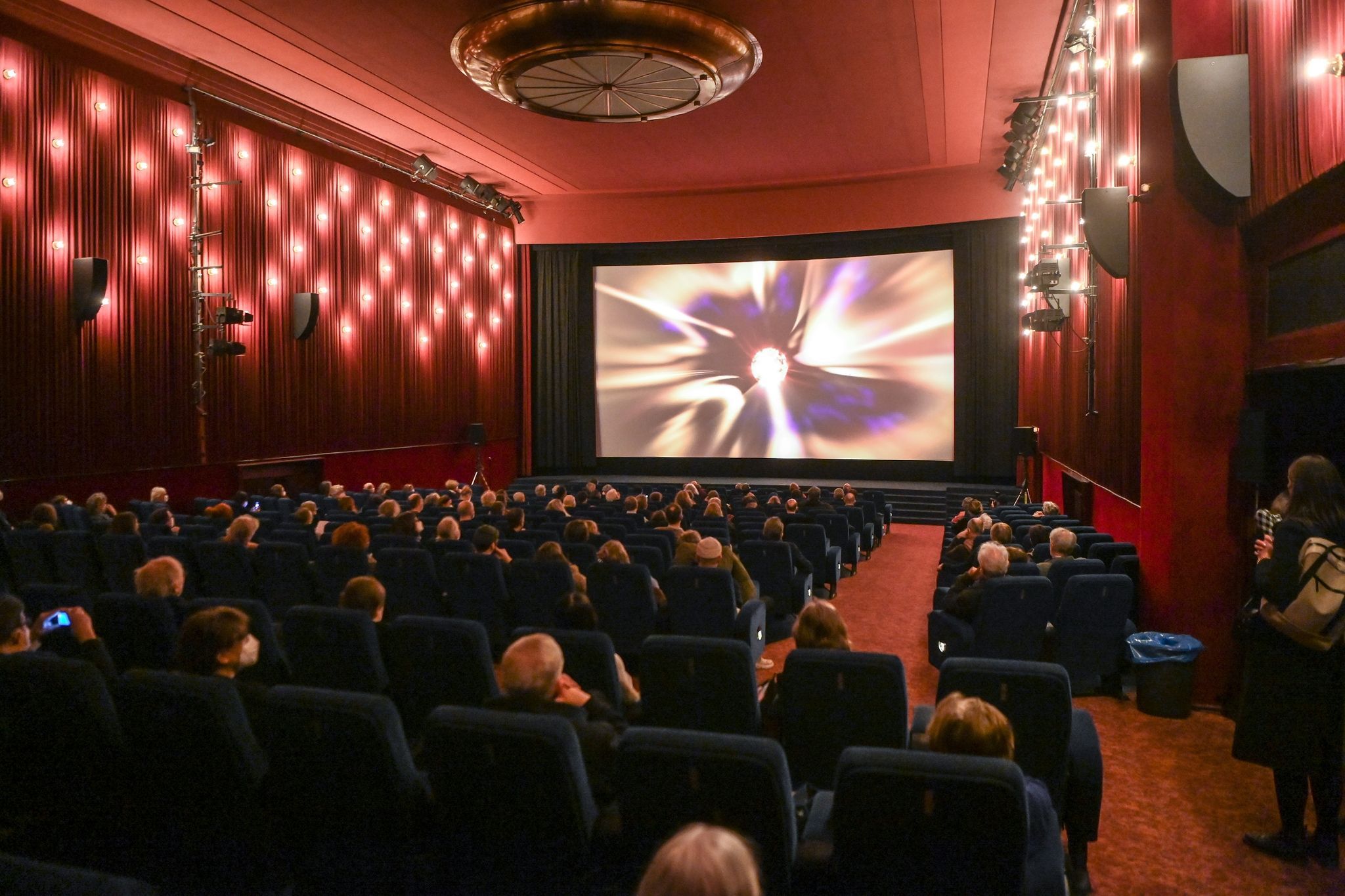„Halt’s Maul, du Arschloch“: Kino-Besuch in Berlin endet mit Polizeieinsatz