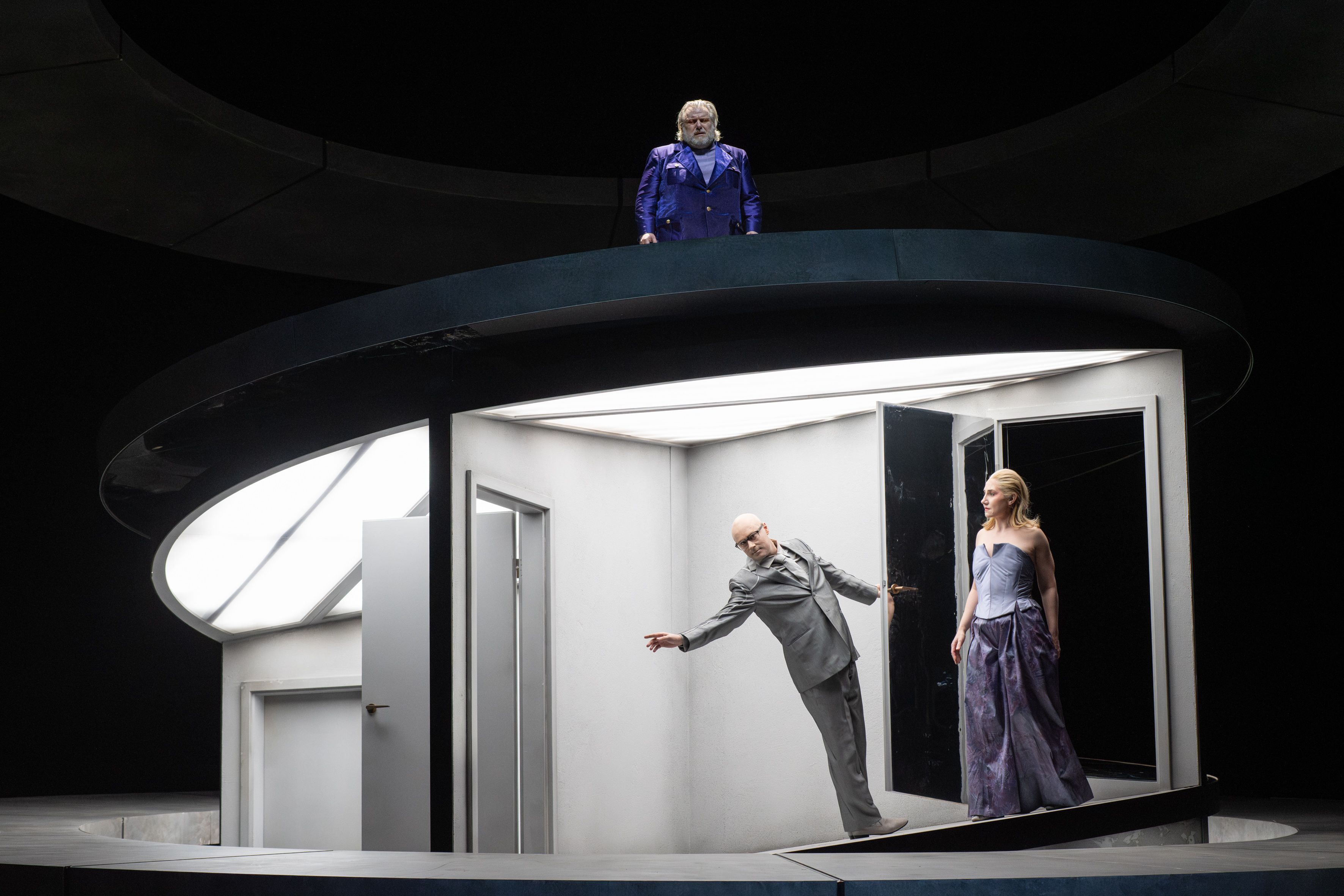 Rauschverbot an der Deutschen Oper: David Hermann inszeniert Korngolds „Violanta“