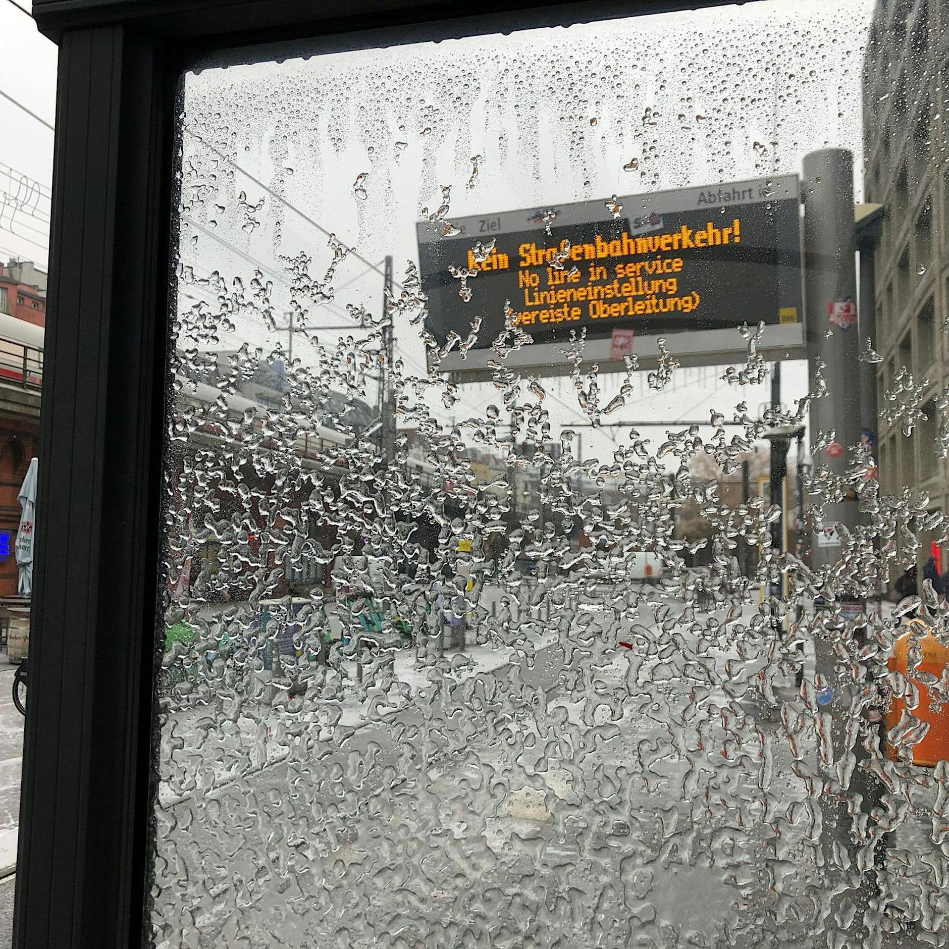 Wintereinbruch: Berliner Straßenbahnen stehen mindestens bis Dienstag still