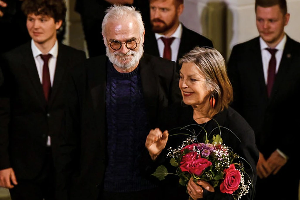 Angela Winkler liest Werner Fritsch: Texte, die deutsche Geschichte nicht erzählen, sondern aufbrechen