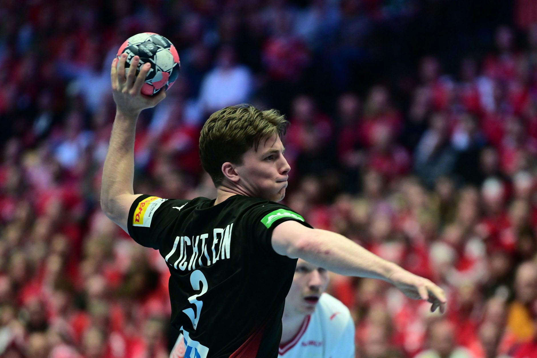 Nils Lichtlein von den Füchsen Berlin muss mit dem DHB-Team auf den Einzug ins Halbfinale warten.