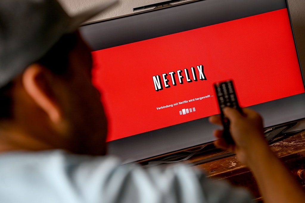 Streit um Stimmrechte: Warum neue Netflix-Produktionen bald ohne deutsche Tonspur erscheinen könnten