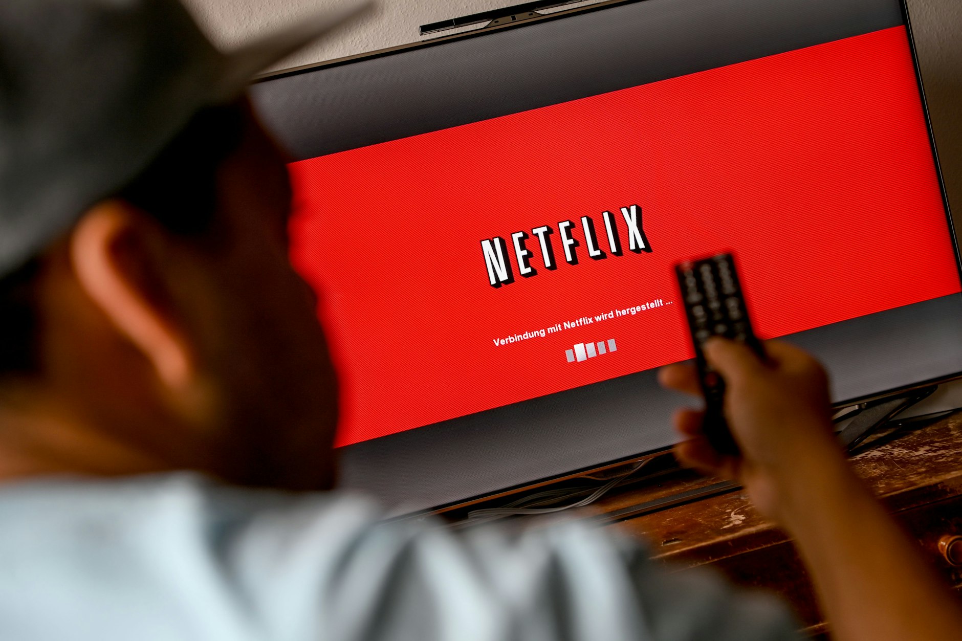 Netflix streitet sich mit deutschen Synchronsprechern.