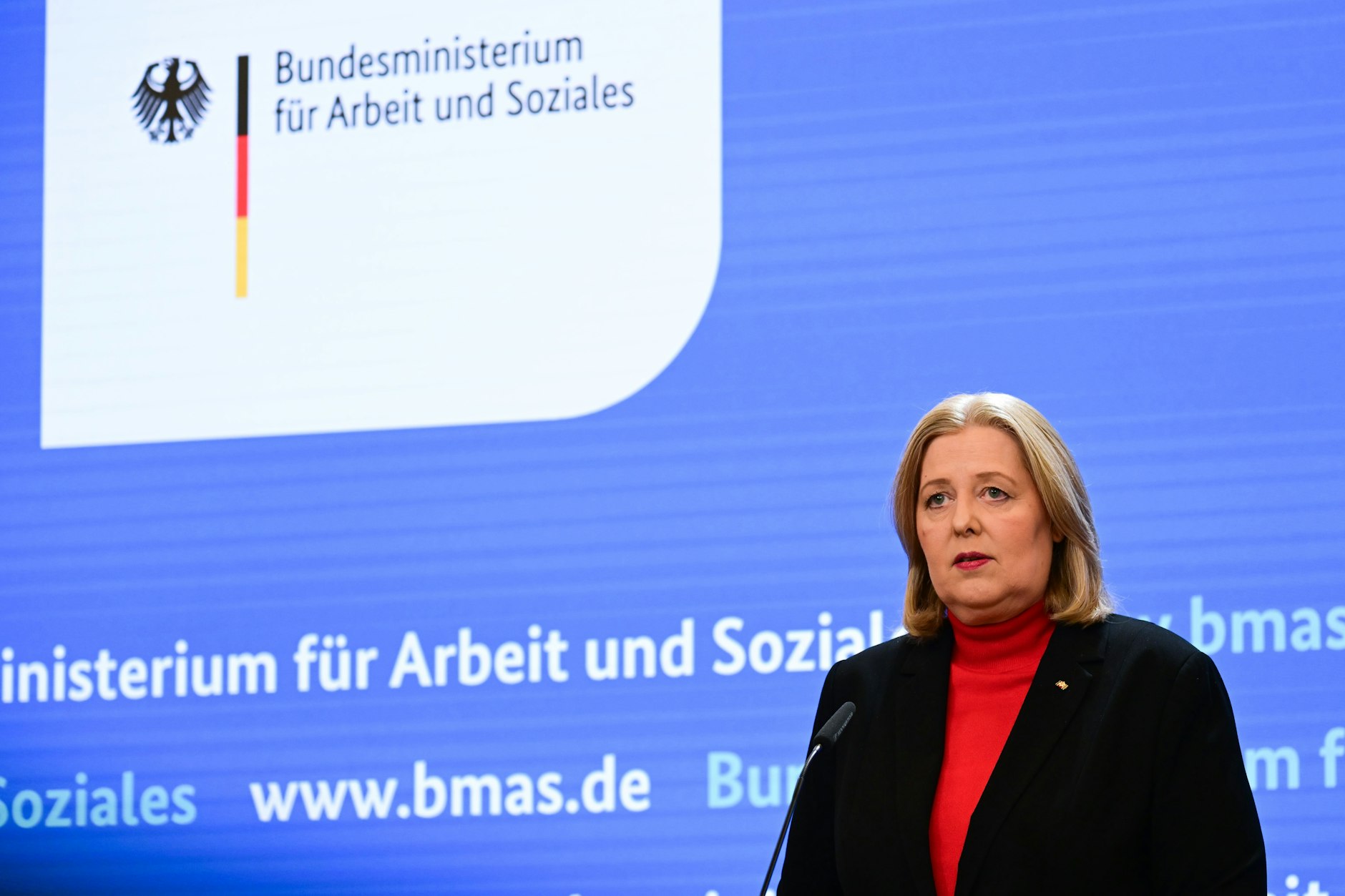 Bärbel Bas (SPD), Bundesministerin für Arbeit und Soziales, hat am Dienstag den Bericht der Kommission zur Sozialstaatsreform vorgestellt.