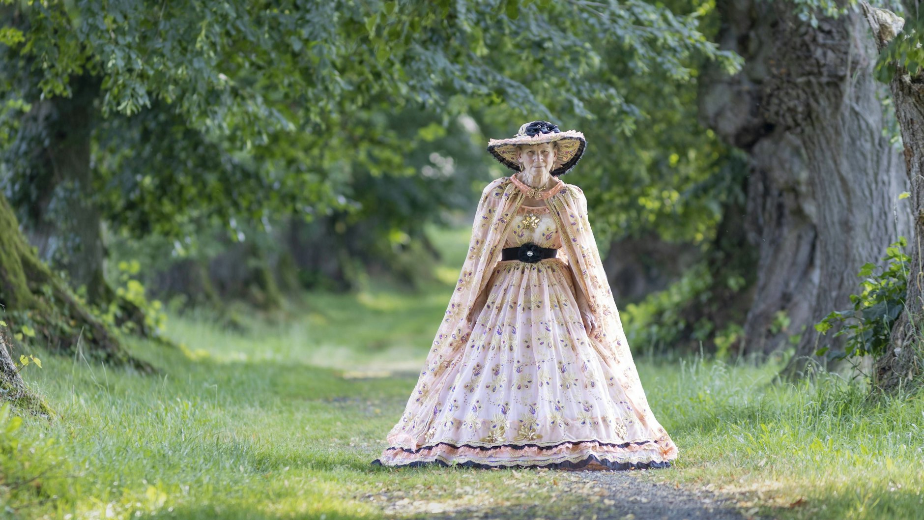Symbolfoto: Sie wollen sich fühlen wie ein Bridgerton-Charakter? Hier kommen Tipps für Berlin.